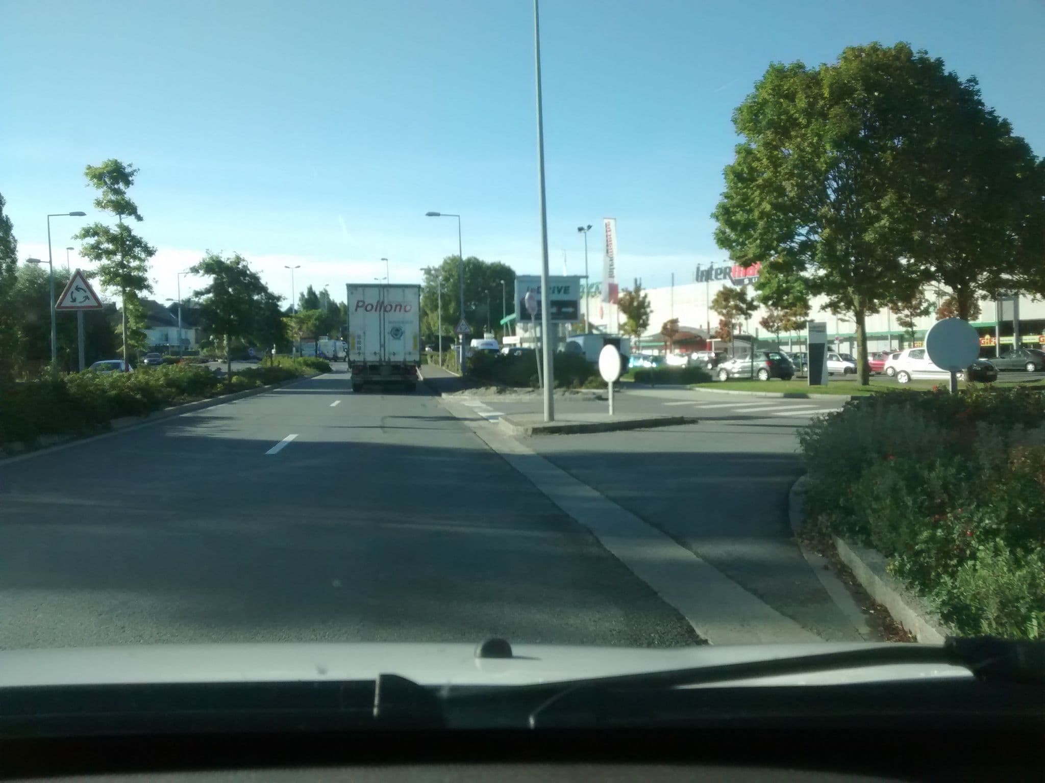 Street view near B&B, Saint-Malo — © mgageo (CC BY-SA · Mapillary)