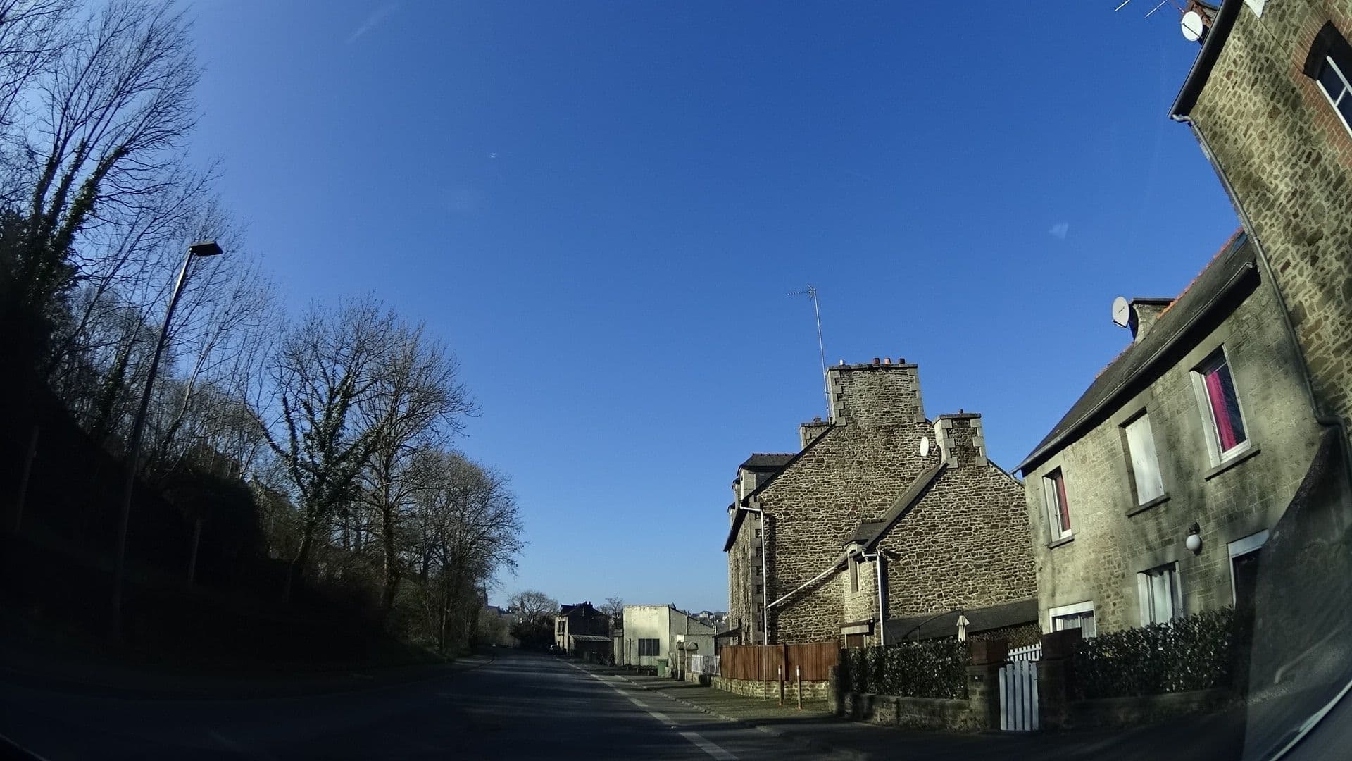 Street view near La Tocade Del Arte, Lanvallay — © panieravide (CC BY-SA · Mapillary)