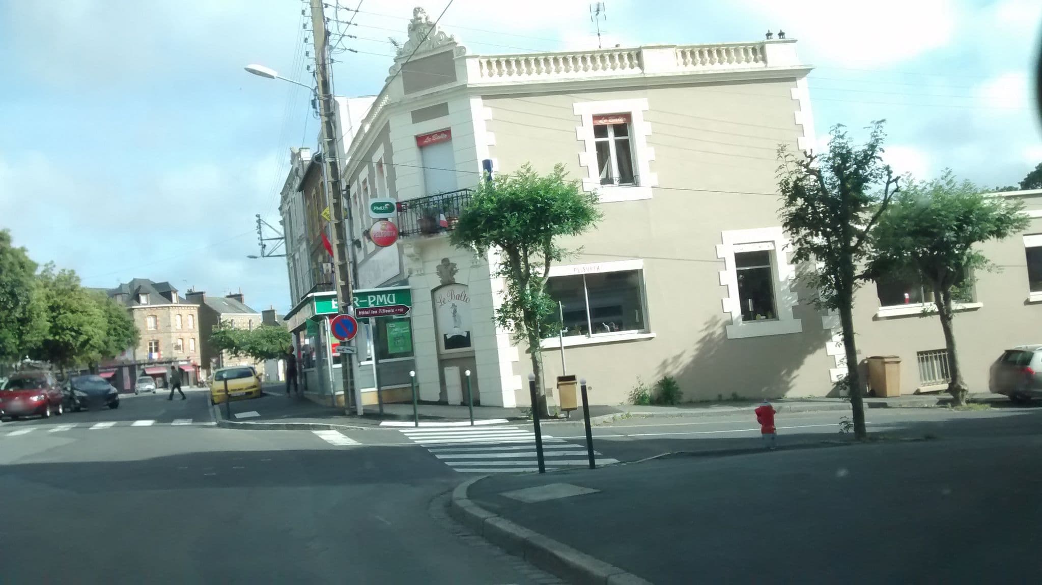 Street view near Les Alizes Hotel Dinard, Dinard — © mgageo (CC BY-SA · Mapillary)