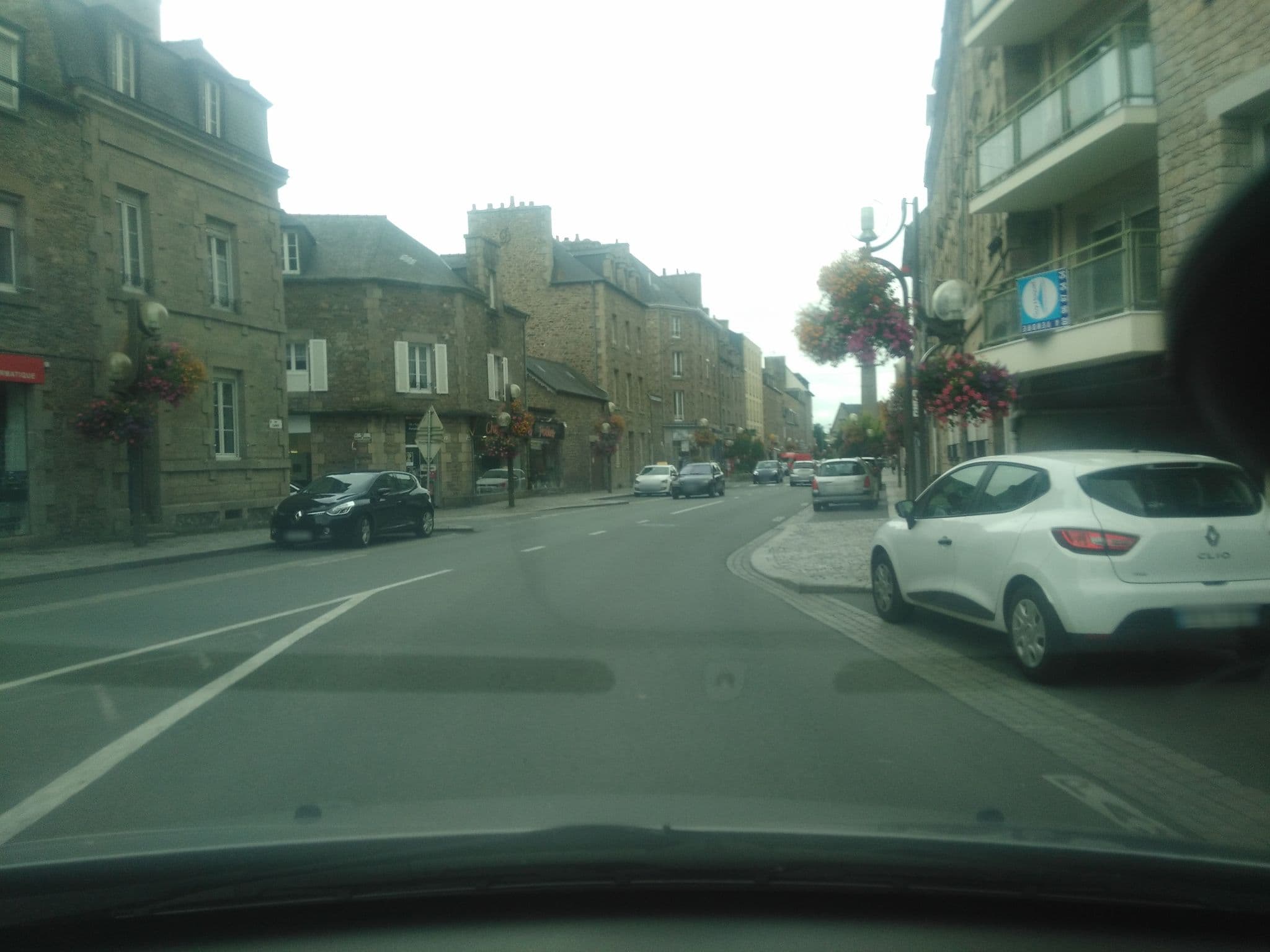 Street view near Le Saint Georges, Dinan — © operon85 (CC BY-SA · Mapillary)