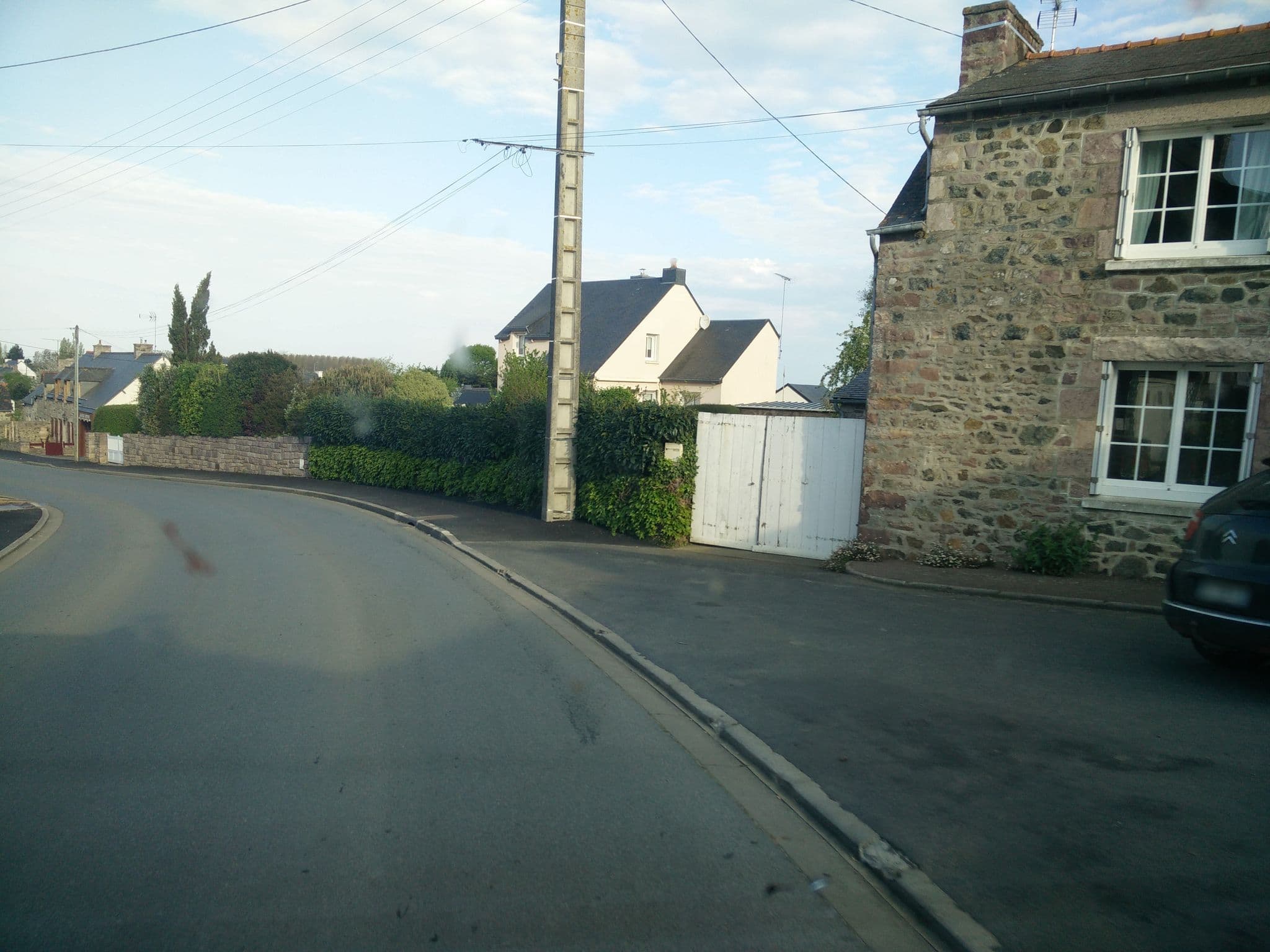 Street view near Hôtel de Diane, Fréhel — © joostjakob (CC BY-SA · Mapillary)