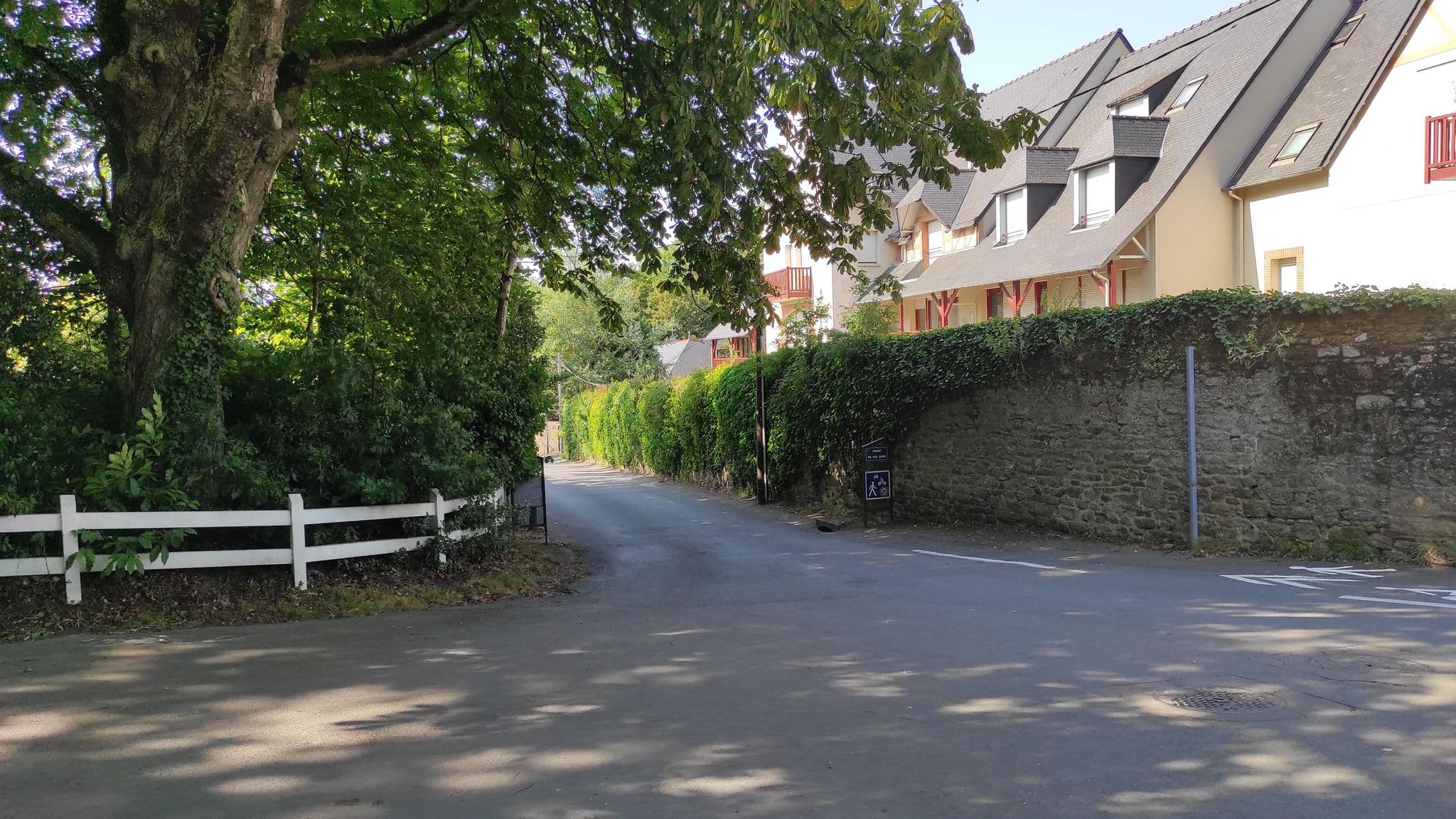 Street view near Le Briantais, La Richardais — © yod4z (CC BY-SA · Mapillary)