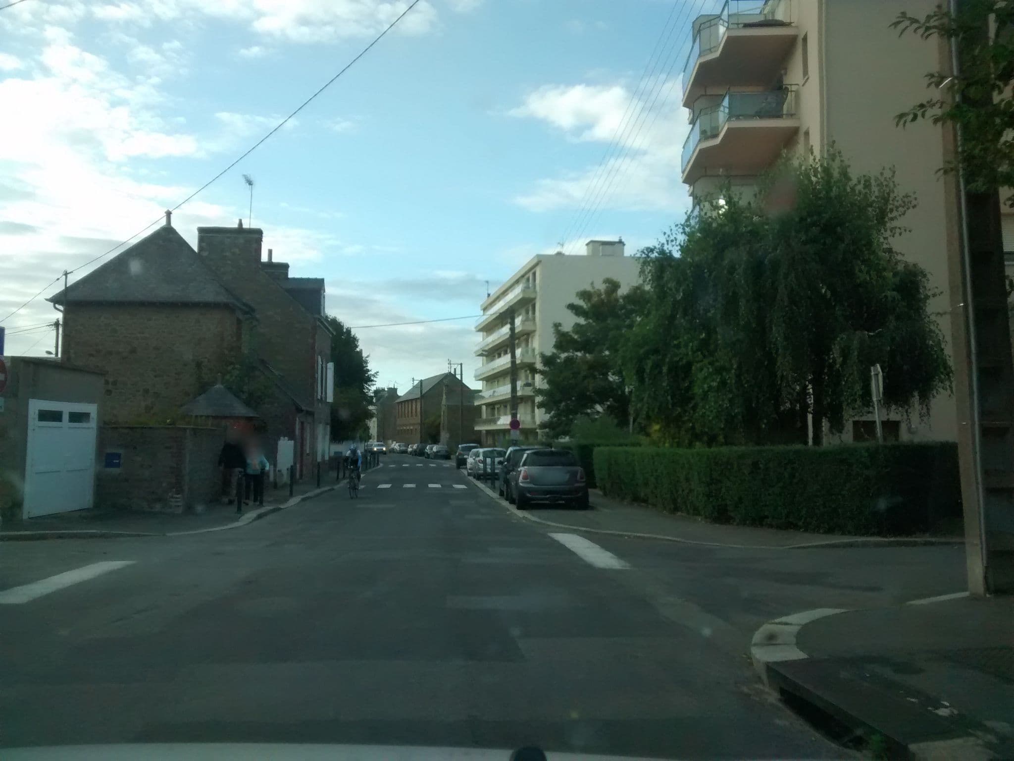 Street view near Le Vieux Manoir, Dinard — © mgageo (CC BY-SA · Mapillary)