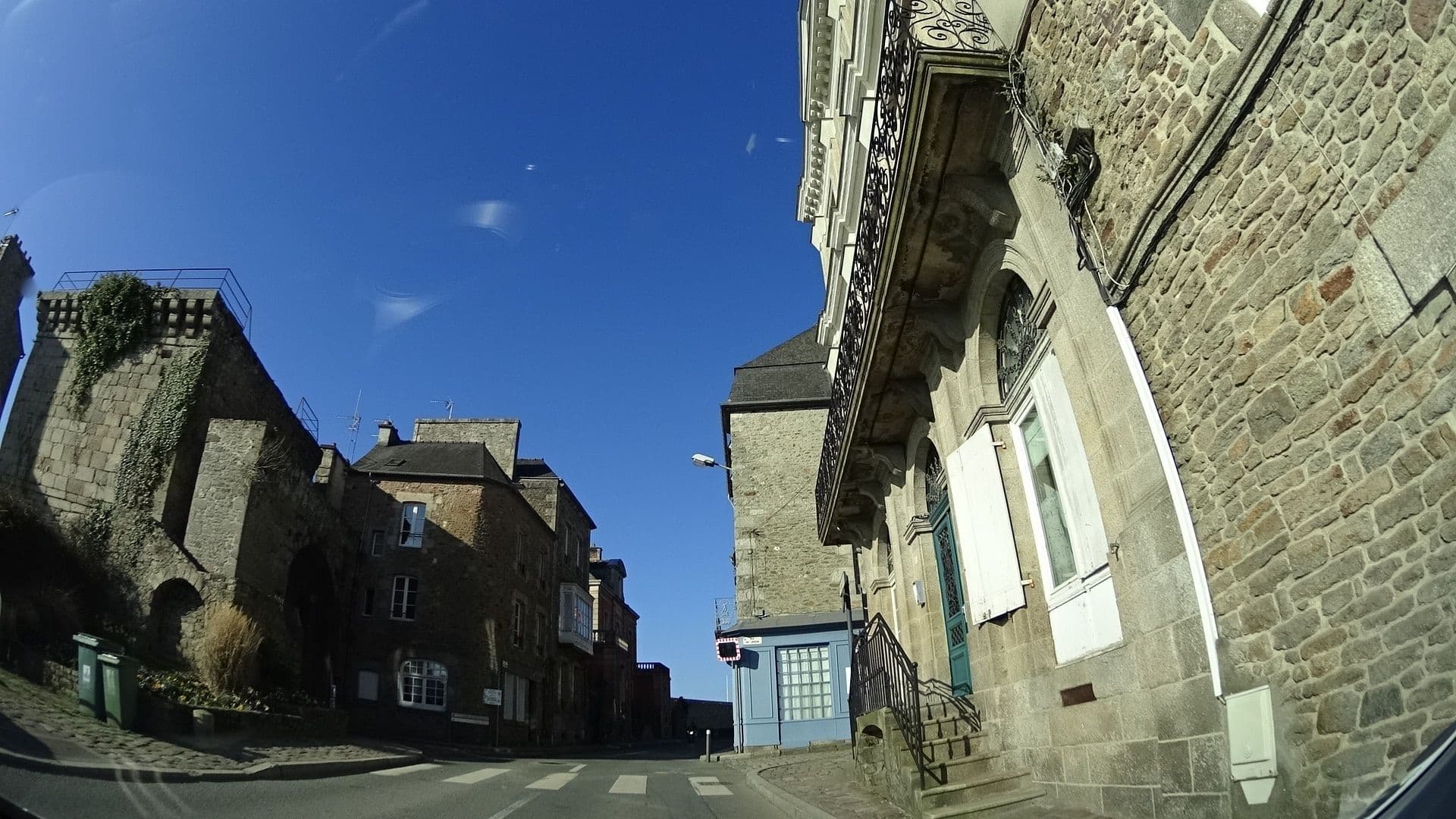 Street view near Les Grandes Tours Hotel, Léhon — © panieravide (CC BY-SA · Mapillary)
