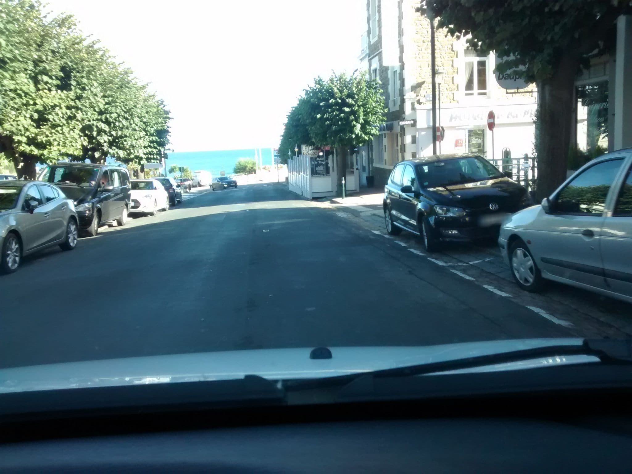 Street view near Hotel de la plage, Dinard — © mgageo (CC BY-SA · Mapillary)