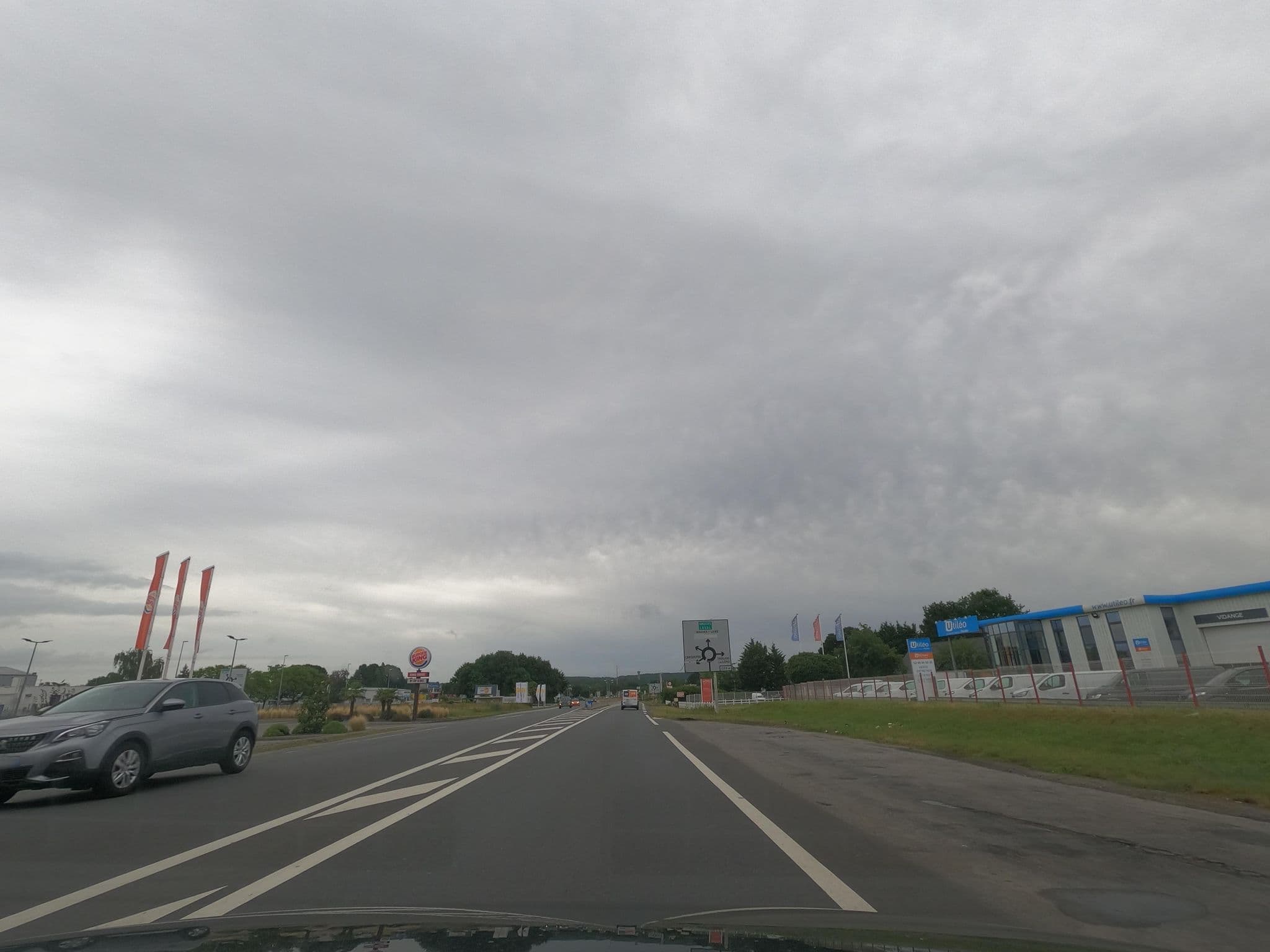 Street view near La Belle Etoile, Thouaré-sur-Loire — © uwekoch (CC BY-SA · Mapillary)