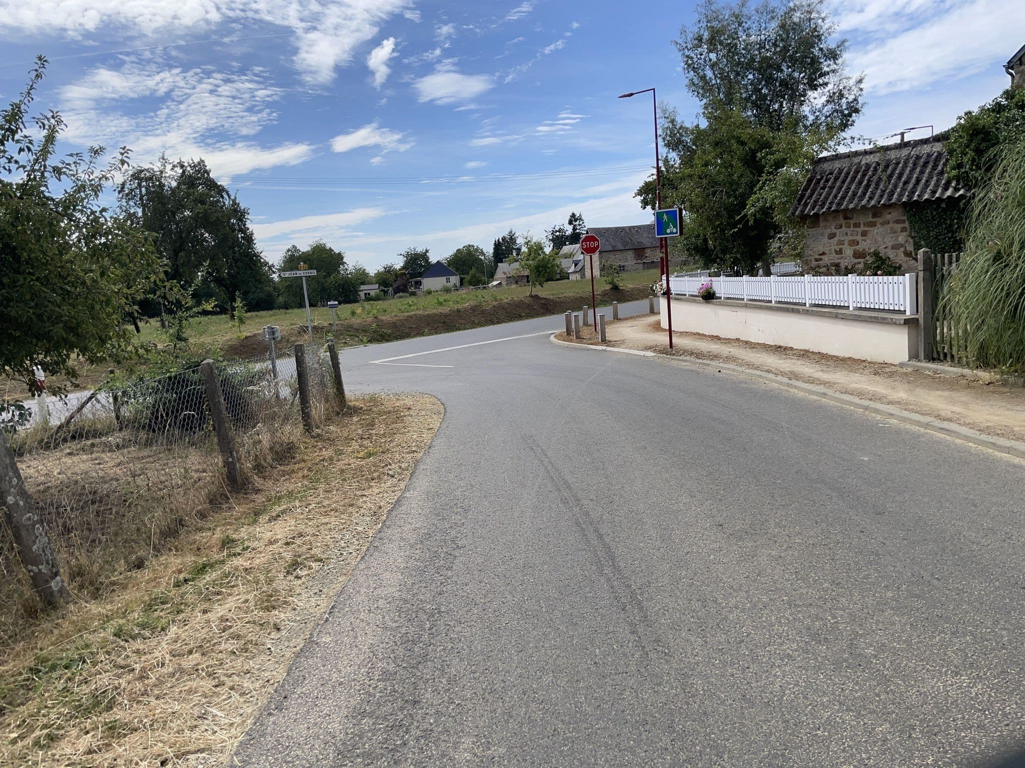 Street view near Maison voie verte, Mortain — © Nicolas1030 (CC BY-SA · Mapillary)