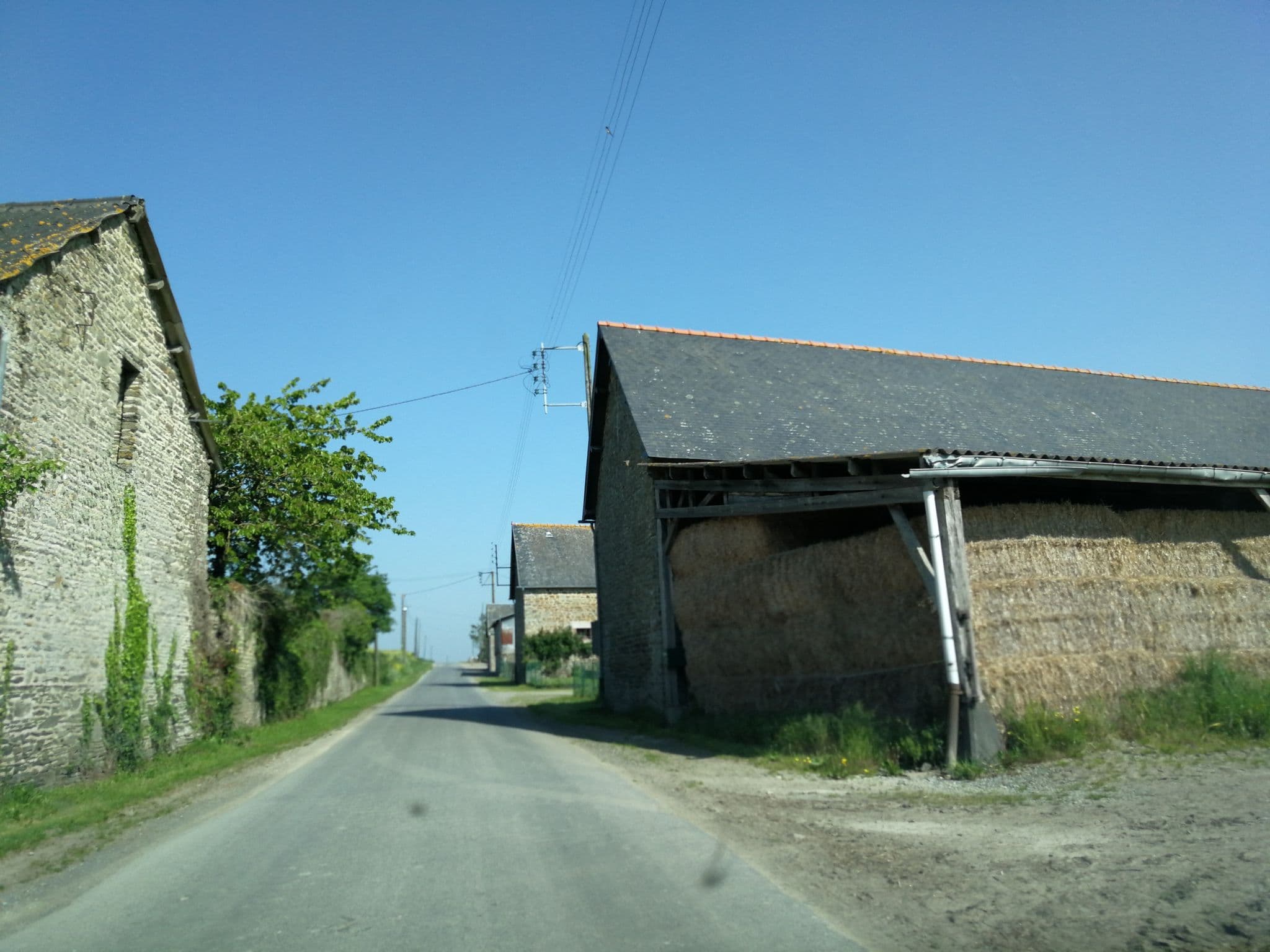 Street view near Le Clos Saint-Gilles, Pontorson — © julien_n (CC BY-SA · Mapillary)