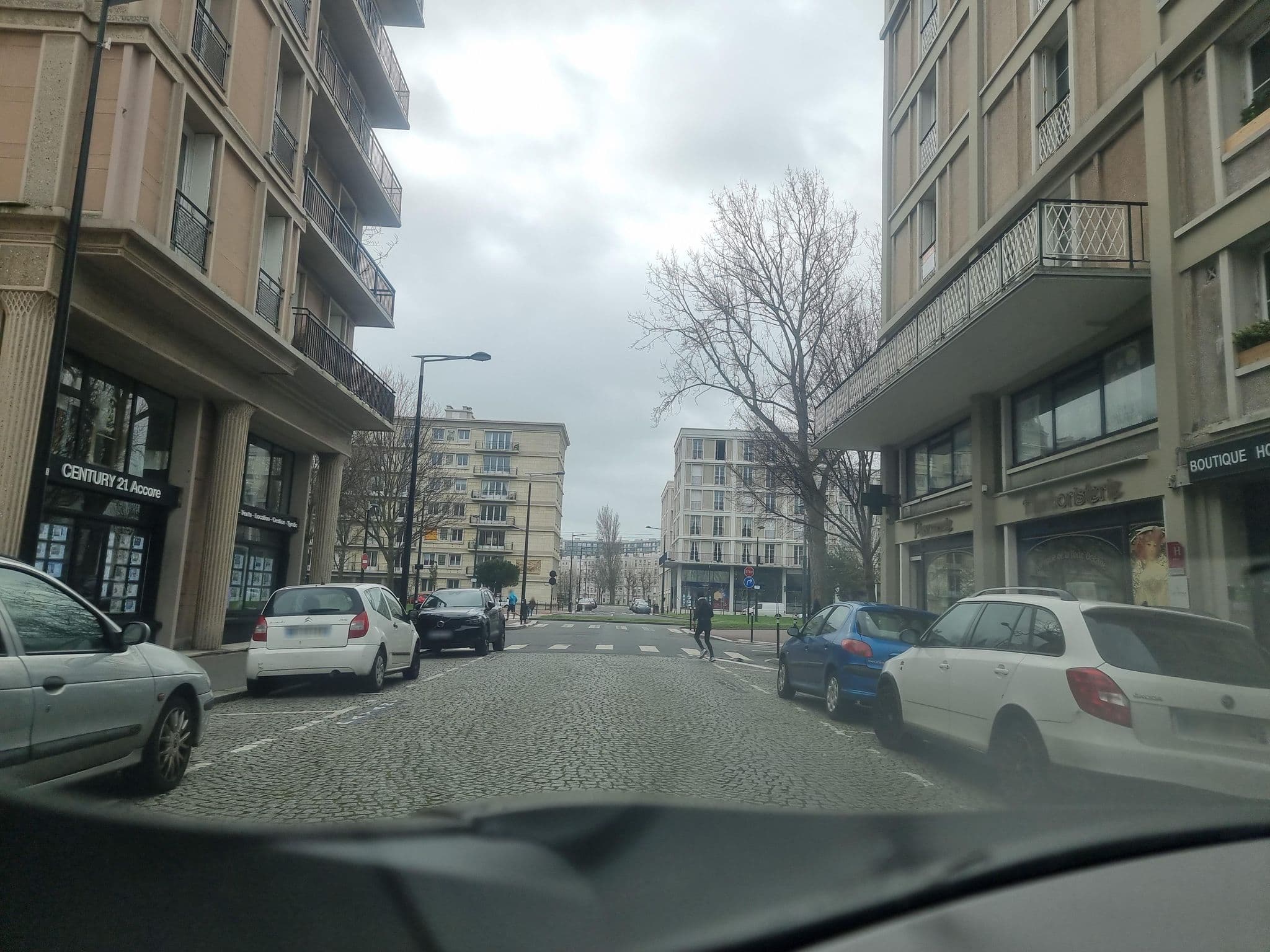 Street view near Hôtel d'Angleterre, Le Havre — © Peruanio (CC BY-SA · Mapillary)