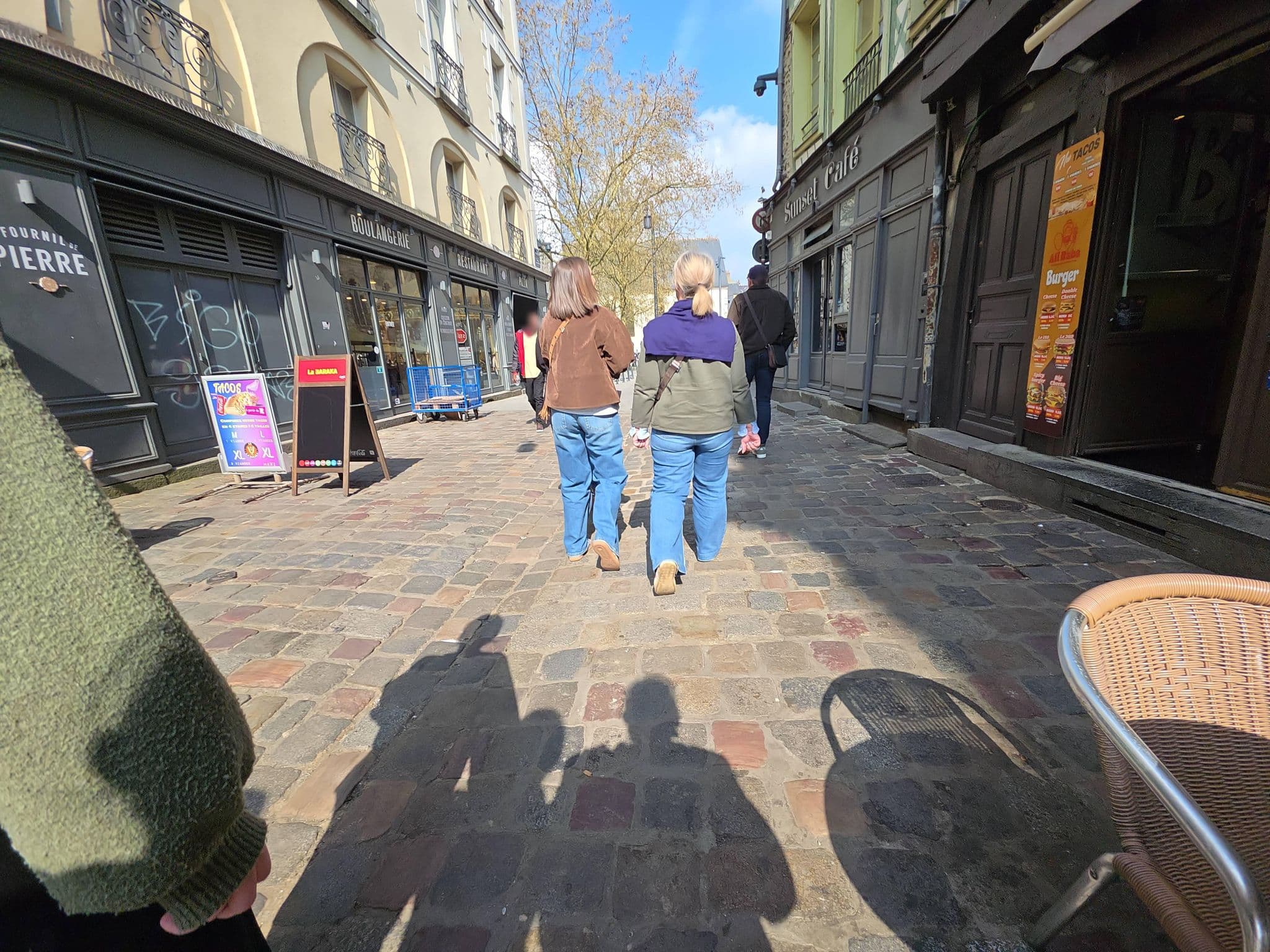 Street view near L'Amphiclès, Rennes — © alisonT (CC BY-SA · Mapillary)