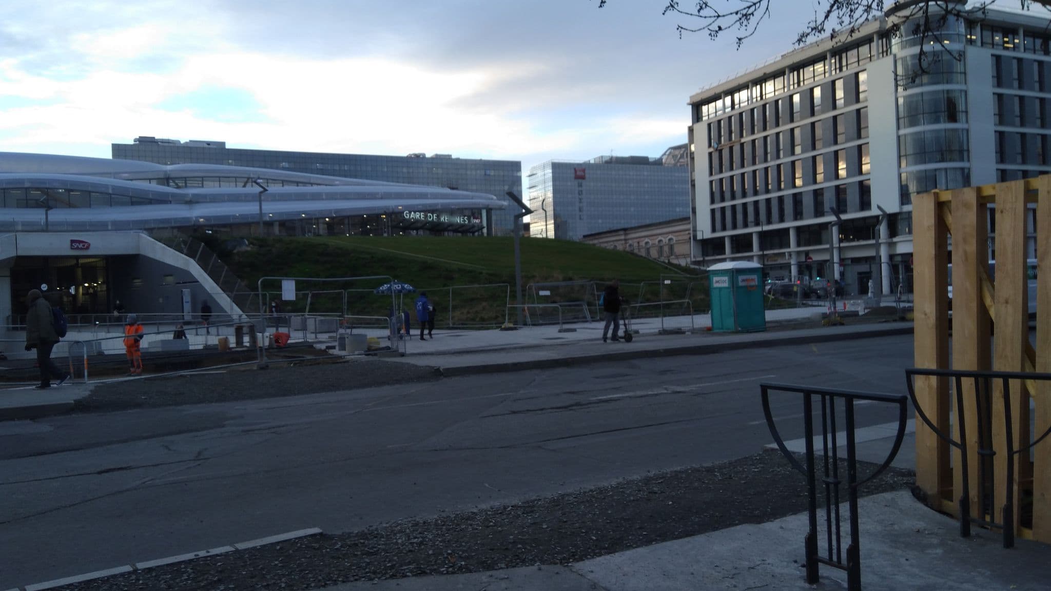 Street view near Le Bretange, Rennes — © helenemariej (CC BY-SA · Mapillary)