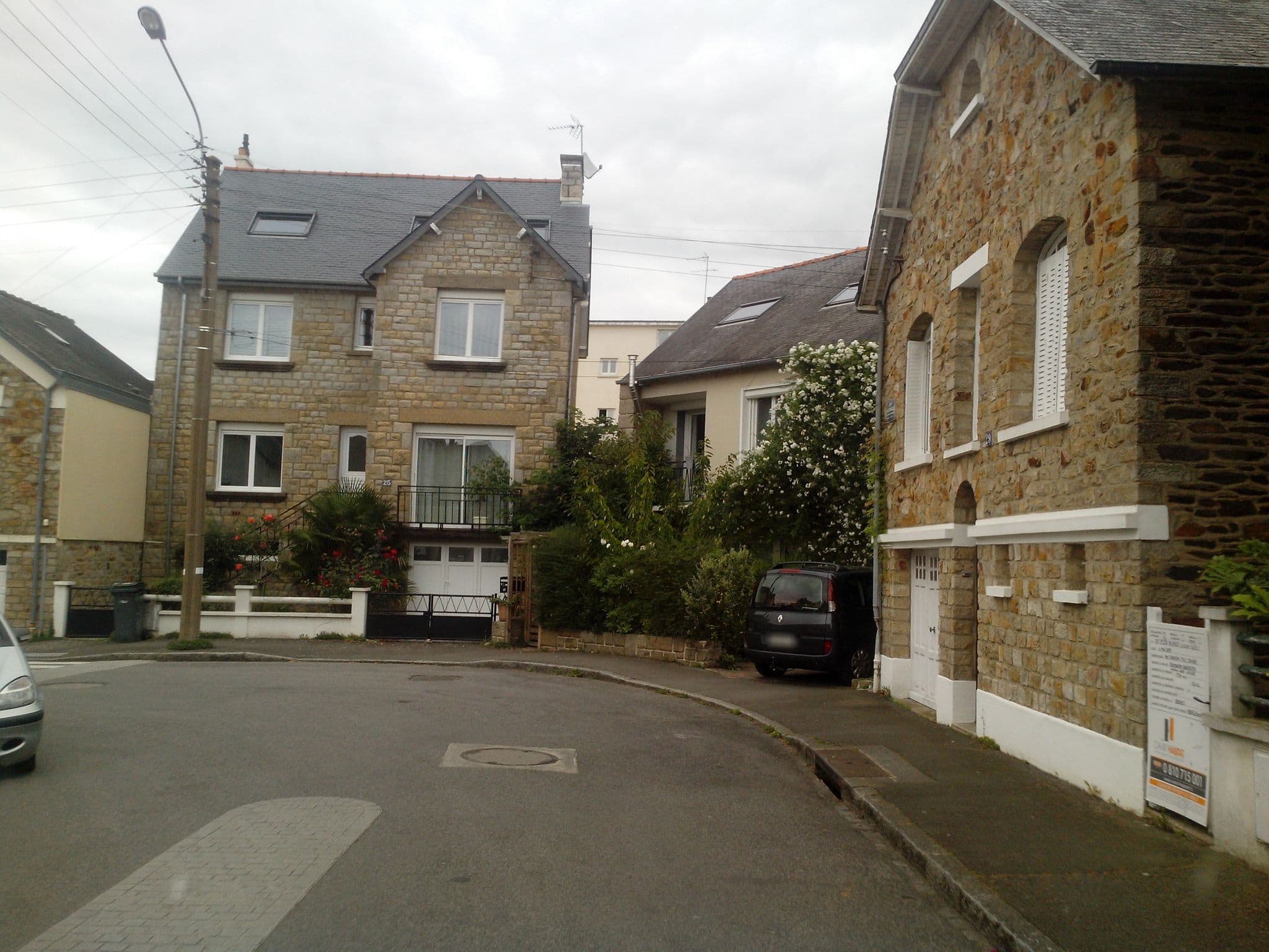 Street view near Corneille by Cocoonr, Rennes — © hamlet (CC BY-SA · Mapillary)