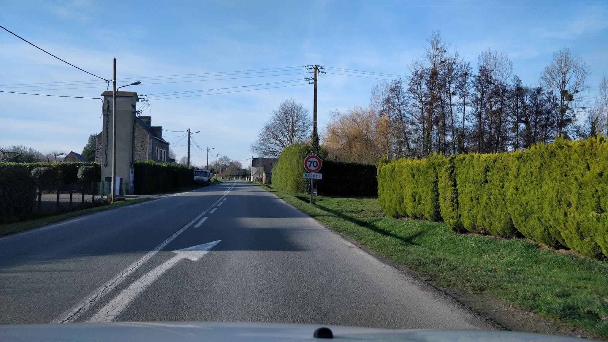 Street view near Chambre d'hôtes la Haie, Roz-Landrieux — © mgageo (CC BY-SA · Mapillary)