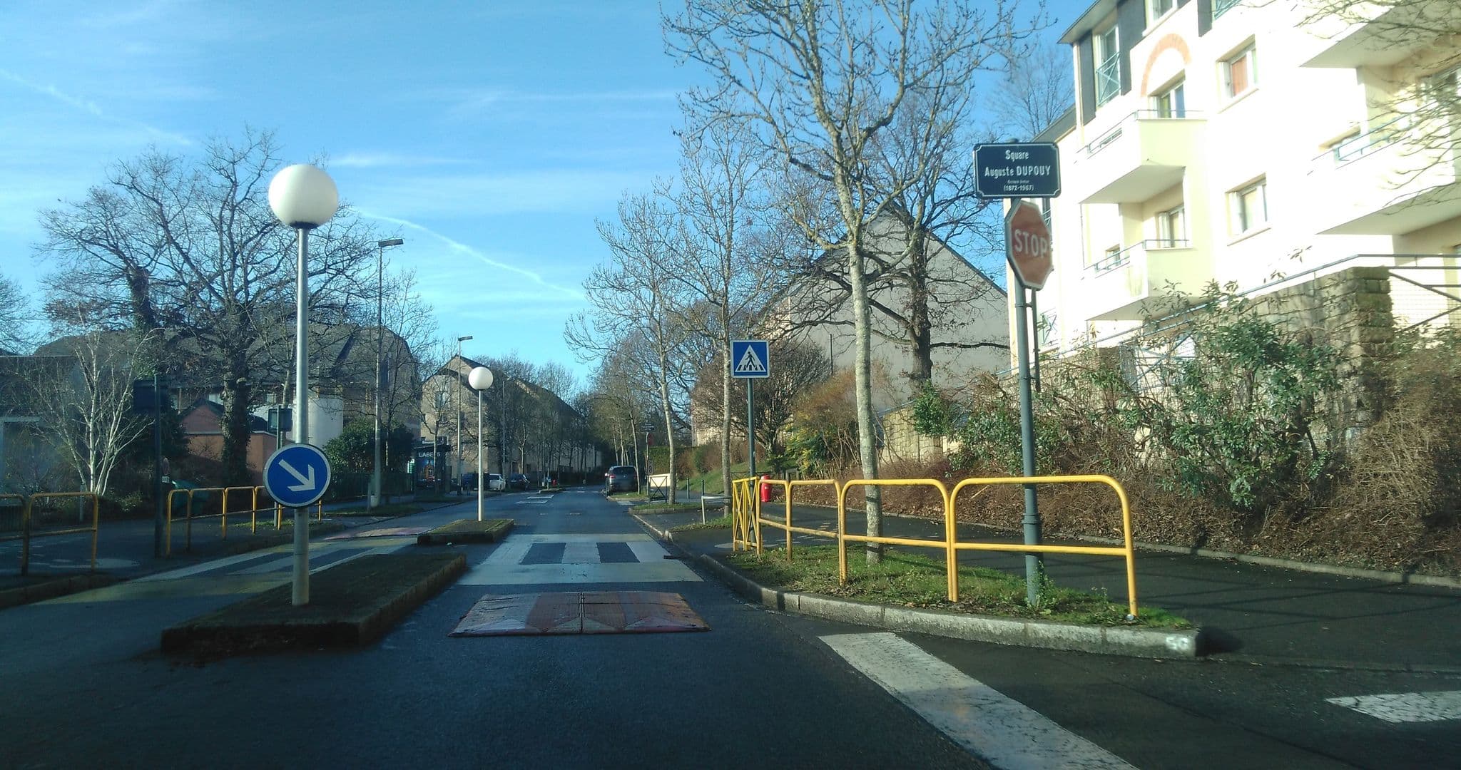 Street view near Centres de Loisirs Municipaux Jean Rostand, Cesson-Sévigné — © panieravide (CC BY-SA · Mapillary)