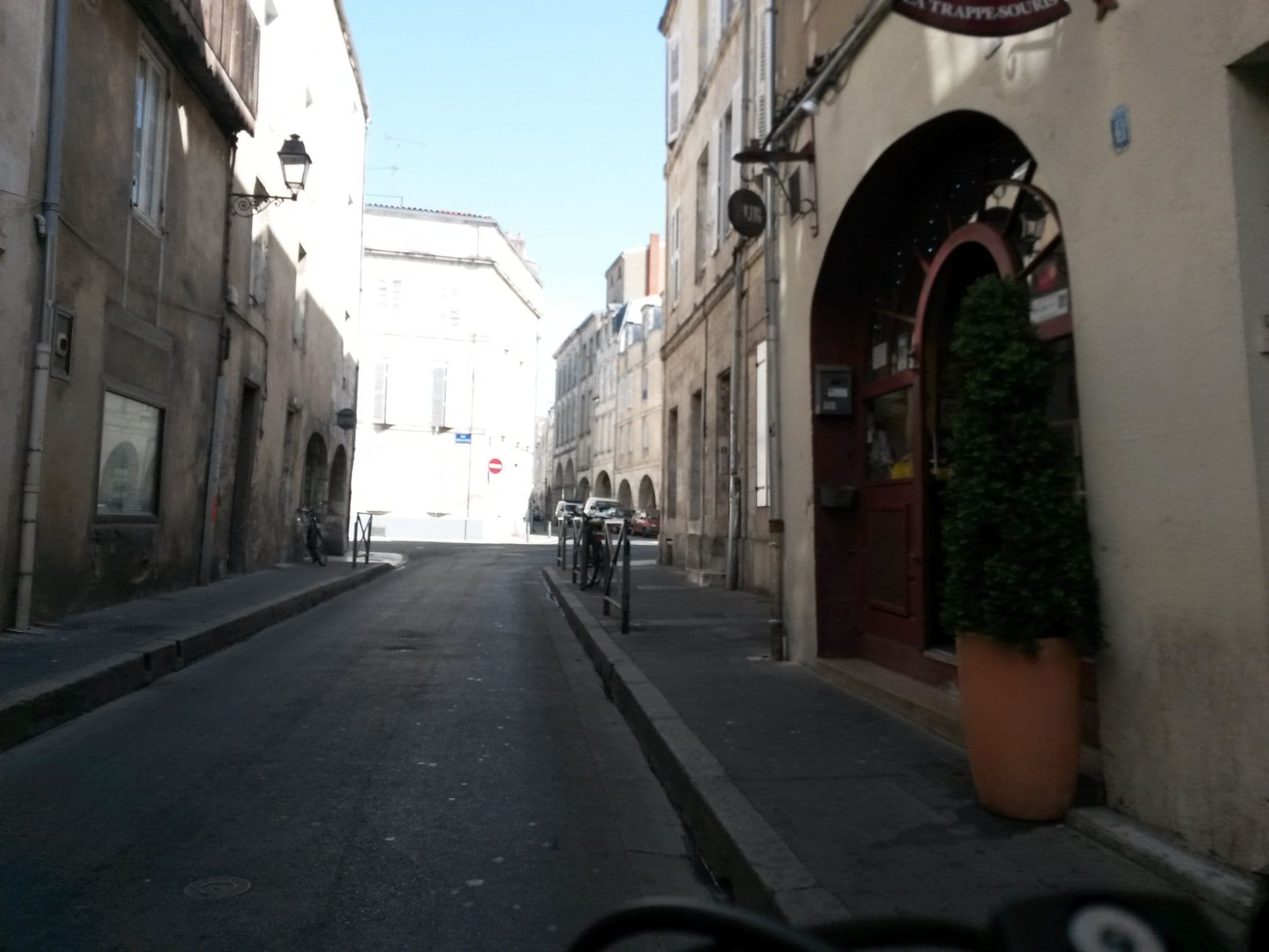 Street view near Appartement la Rochelle, La Rochelle — © rausk (CC BY-SA · Mapillary)