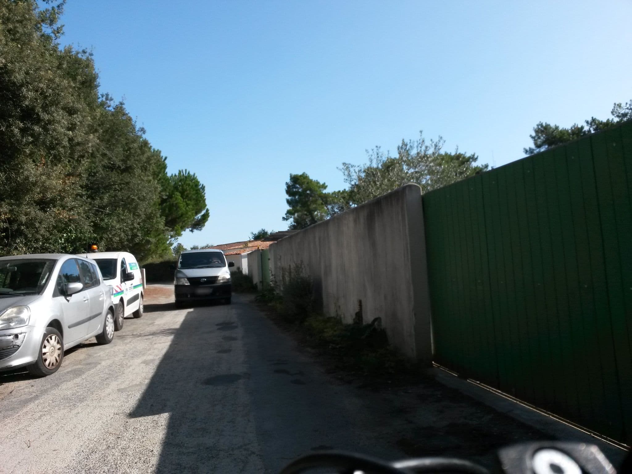 Street view near Conciergerie d'Ile de Ré, La Flotte — © rausk (CC BY-SA · Mapillary)