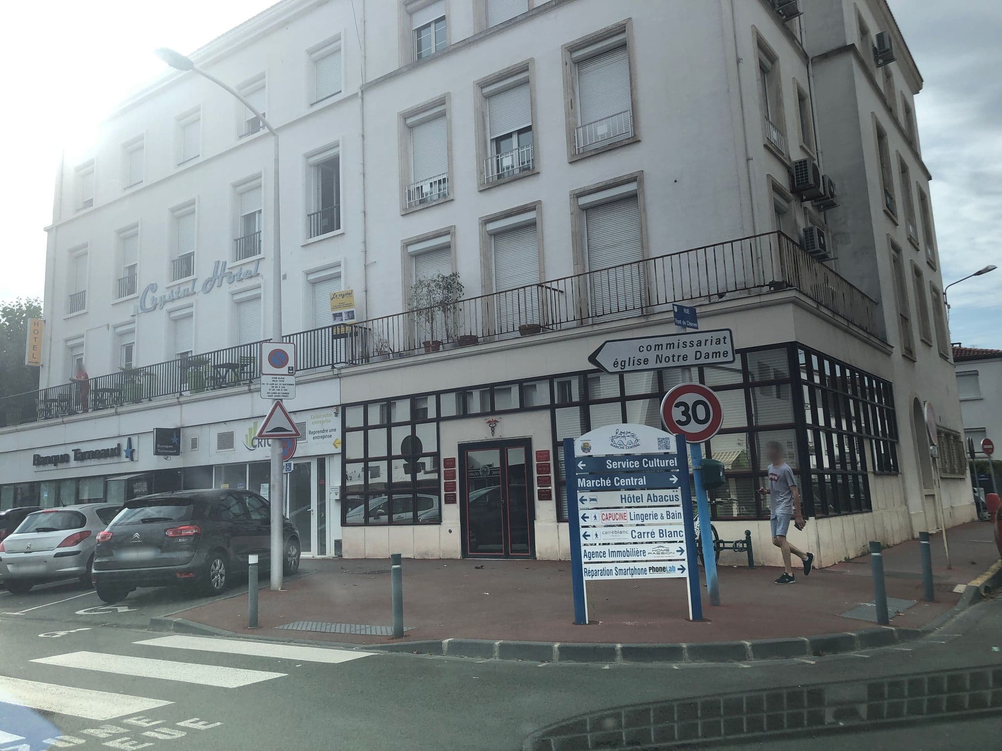Street view near Agathe'Hôtel, Royan — © cquest (CC BY-SA · Mapillary)
