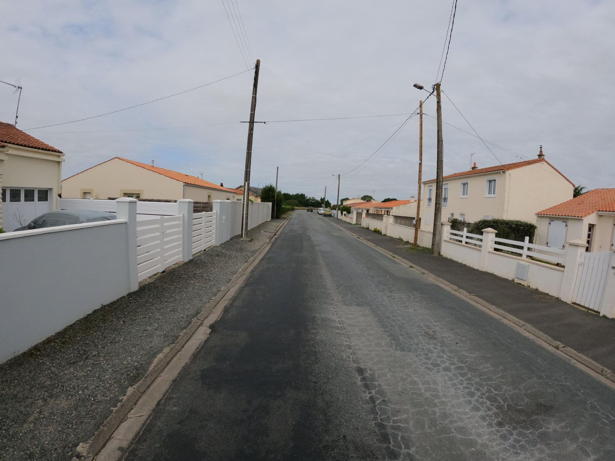 Street view near Chez Marie-Hélène, Marans — © stephanep (CC BY-SA · Mapillary)