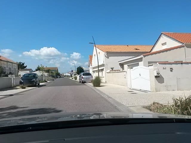 Street view near La Petite Treille, Bourcefranc-le-Chapus — © rausk (CC BY-SA · Mapillary)