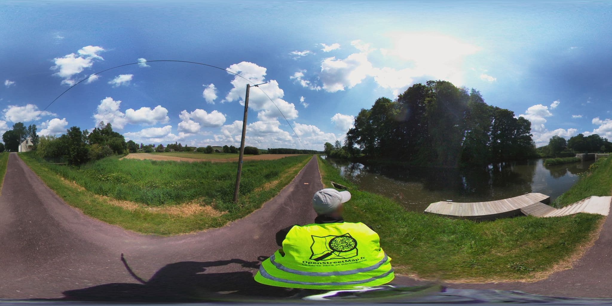 Street view near Place des cyclistes, Pleugriffet — © ev1velodyssee (CC BY-SA · Mapillary)