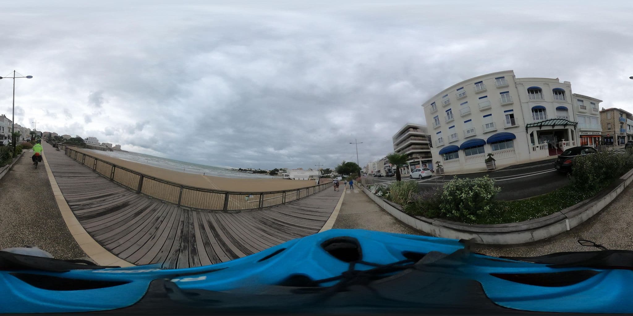 Street view near Grand Hôtel de Pontaillac, Royan — © padididejurbise (CC BY-SA · Mapillary)