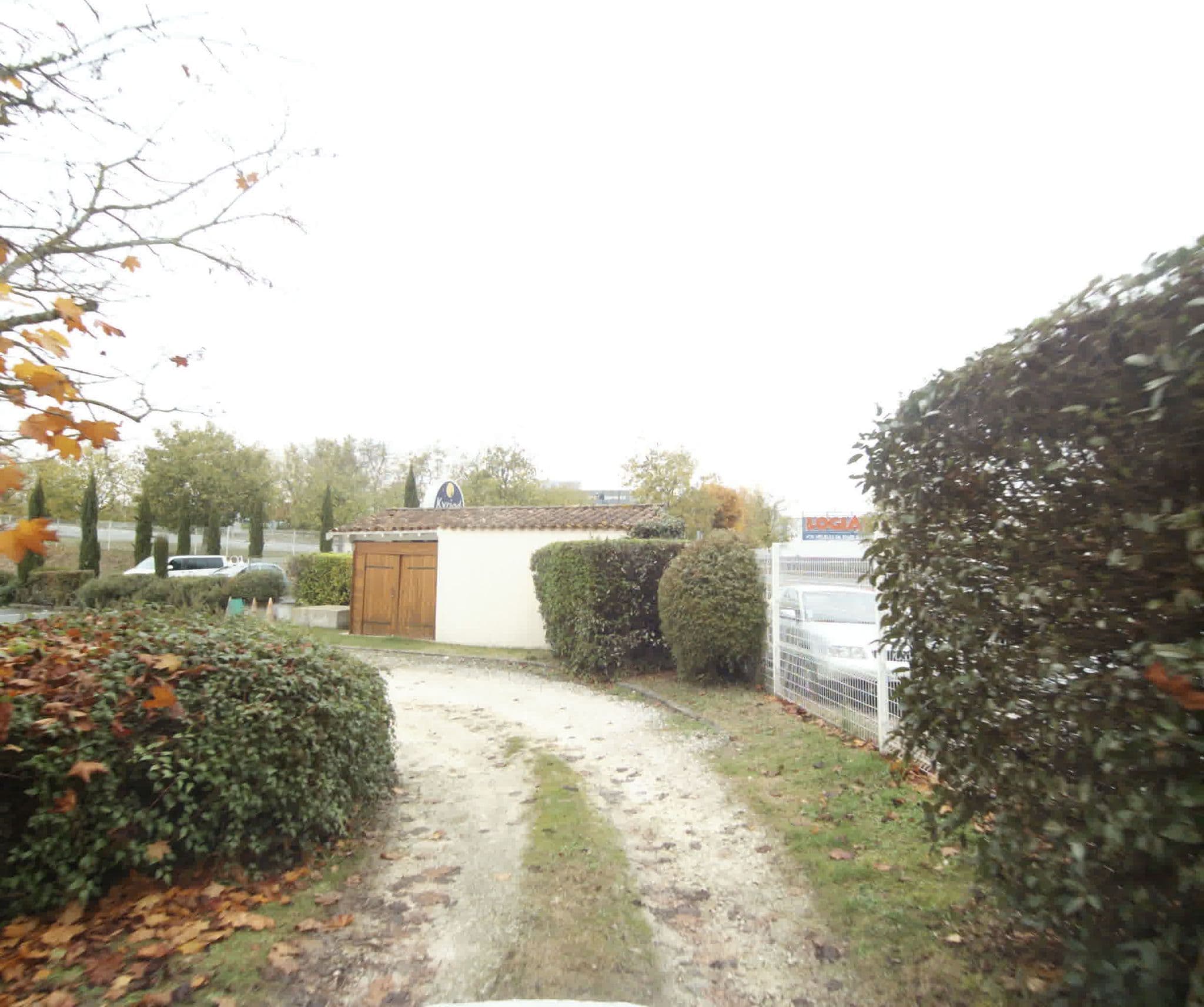 Street view near Kyriad Hotel Saintes, Saintes — © sogefi (CC BY-SA · Mapillary)