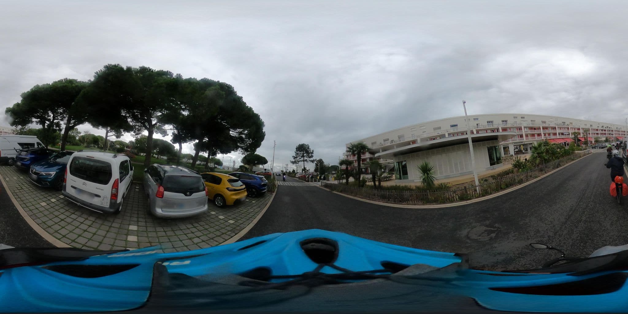 Street view near Bar Hôtel l'Ocean, Royan — © padididejurbise (CC BY-SA · Mapillary)