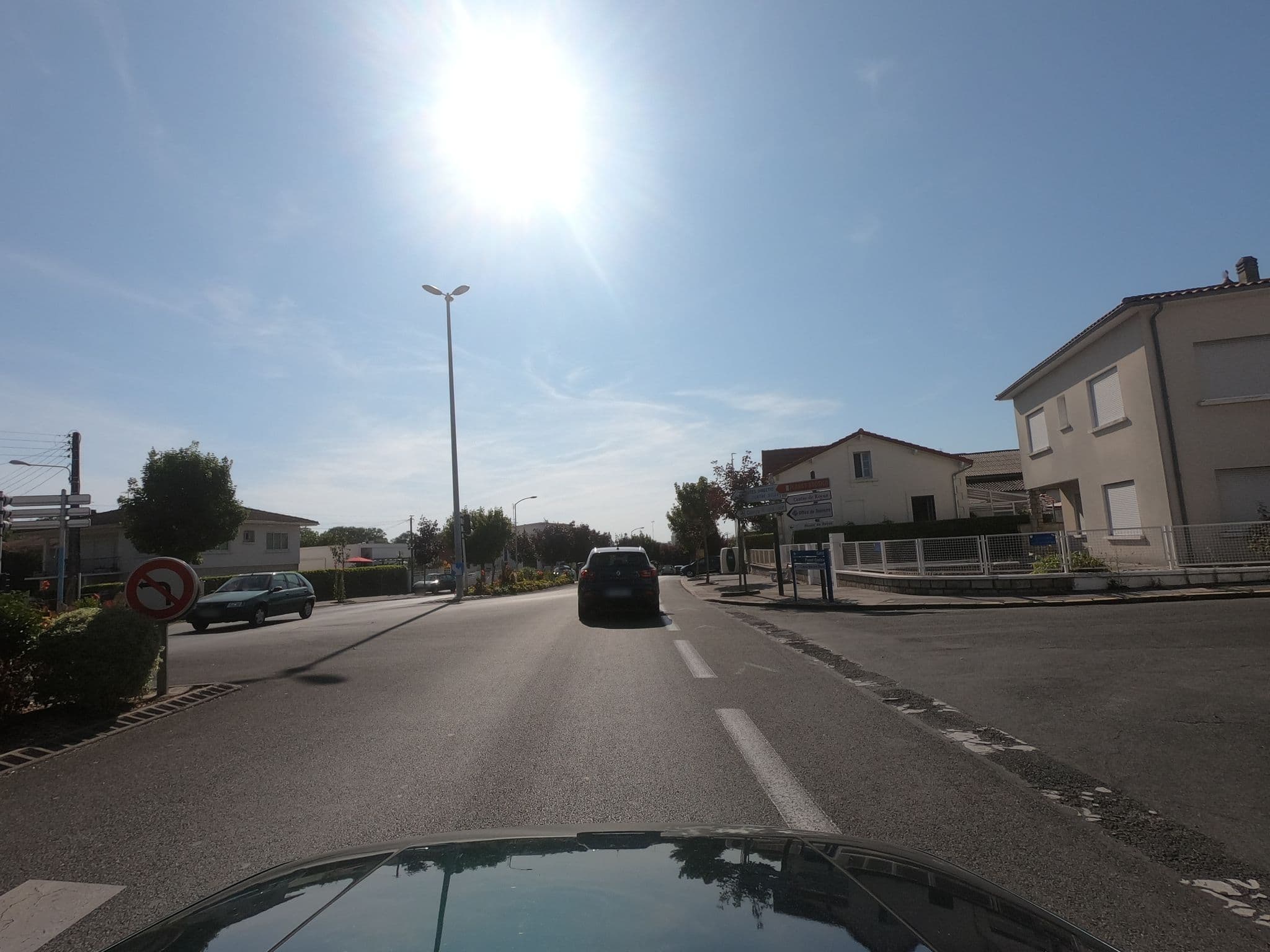 Street view near Hôtel le Sympatic, Royan — © canadarunner (CC BY-SA · Mapillary)