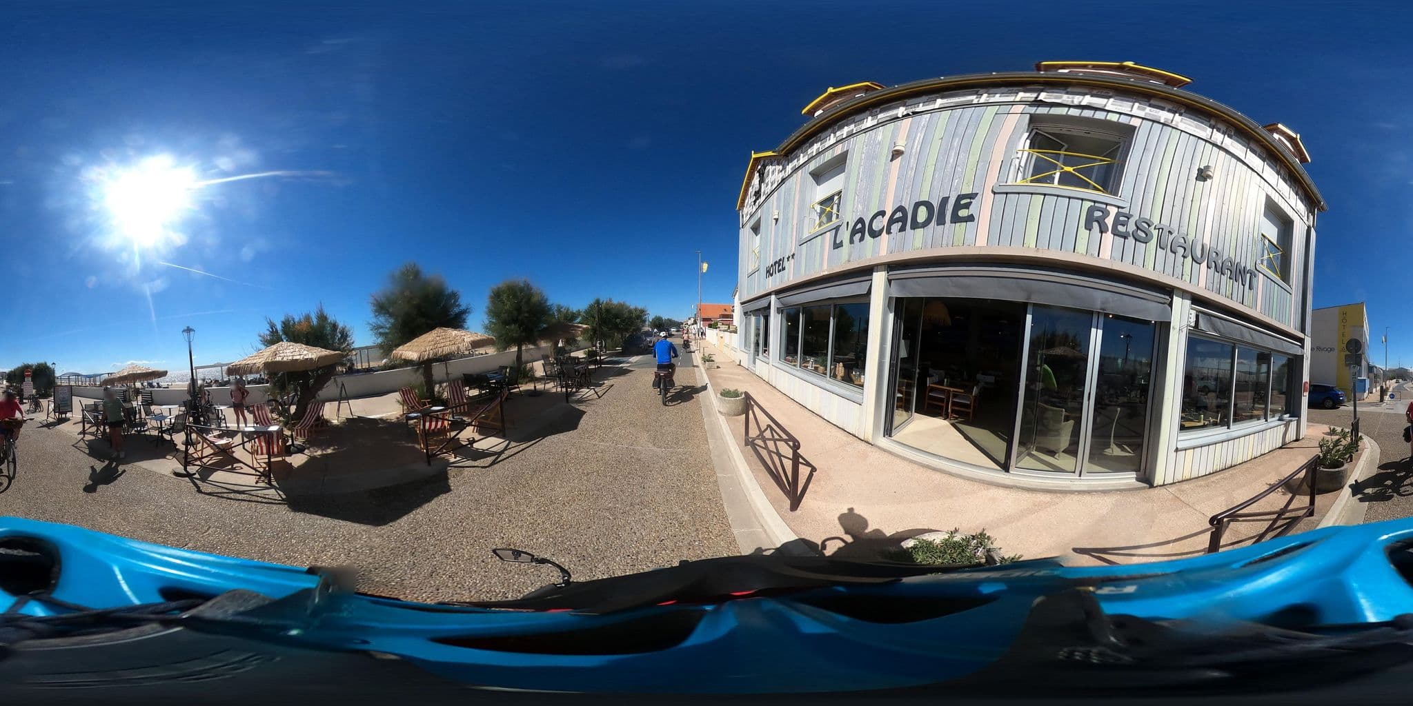 Street view near Hôtel-Restaurant Acadie, Châtelaillon-Plage — © padididejurbise (CC BY-SA · Mapillary)