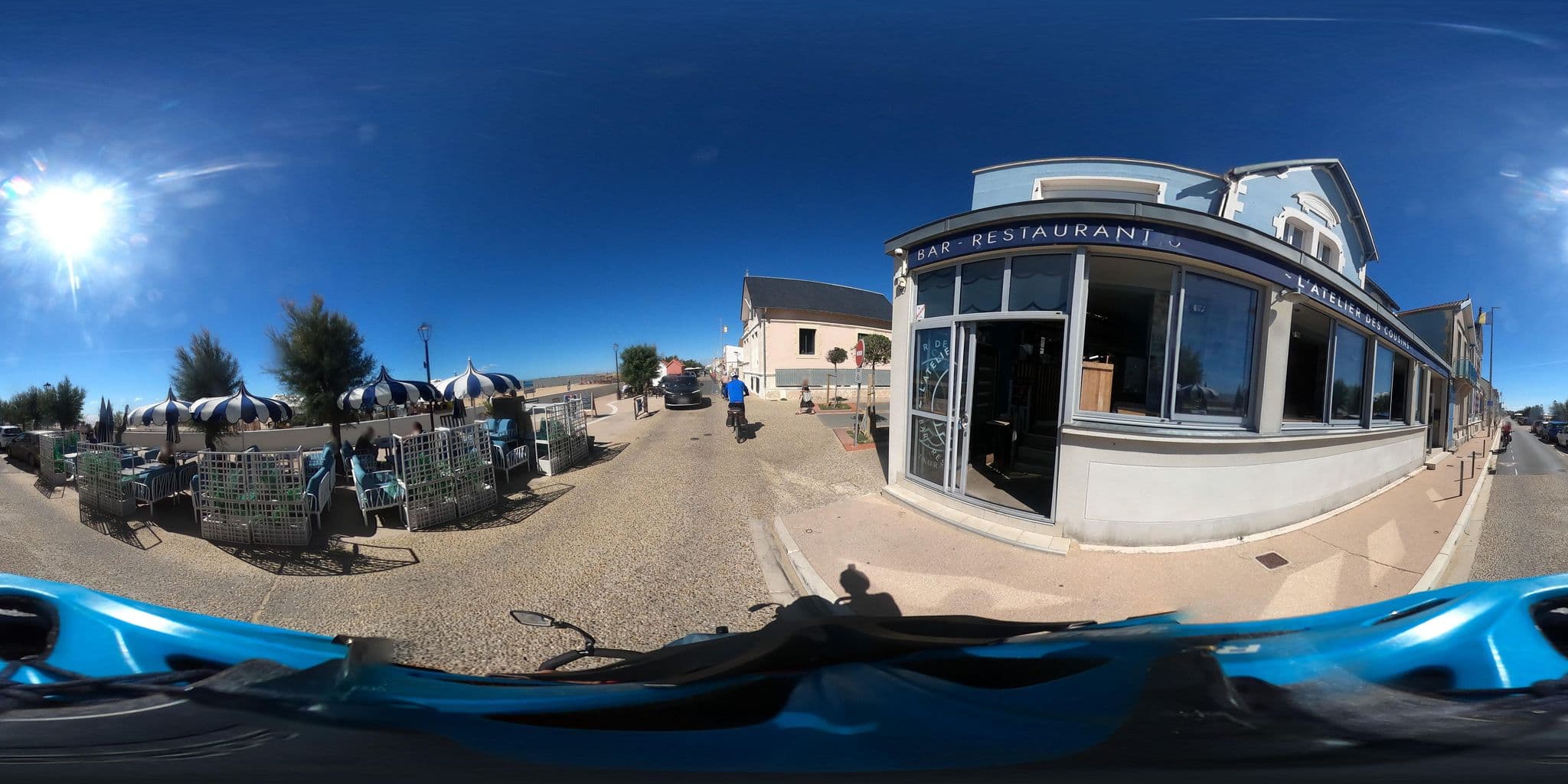 Street view near L' Atelier des Cousins, Châtelaillon-Plage — © padididejurbise (CC BY-SA · Mapillary)