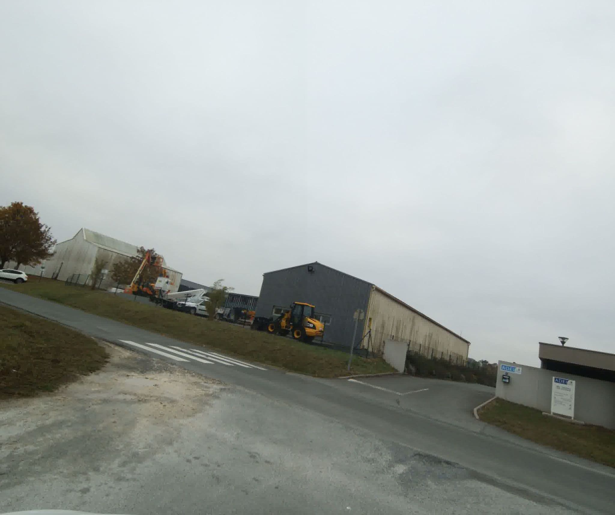 Street view near Newloc, Saintes — © sogefi (CC BY-SA · Mapillary)