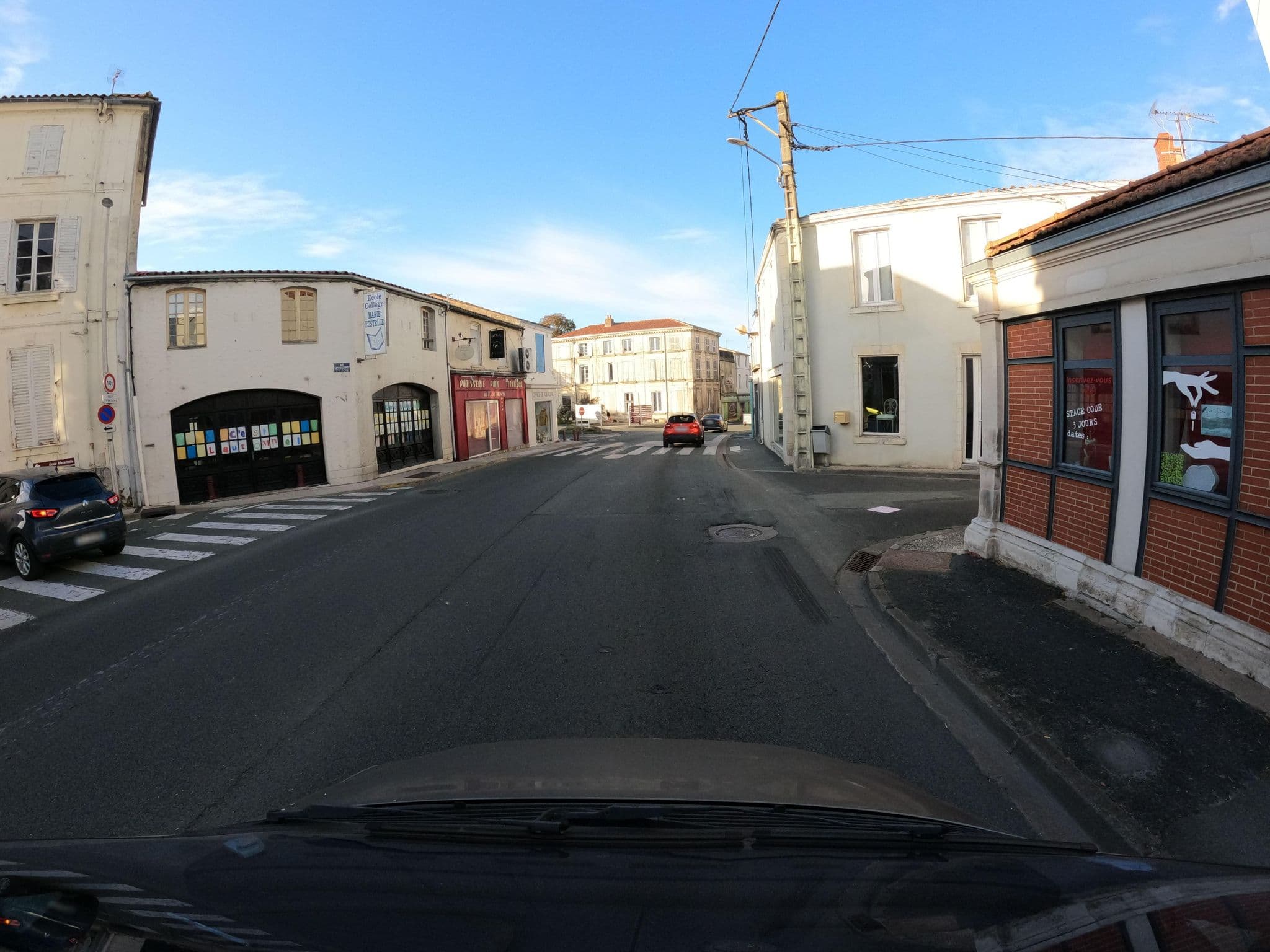 Street view near Le Marandais, Marans — © stephanep (CC BY-SA · Mapillary)