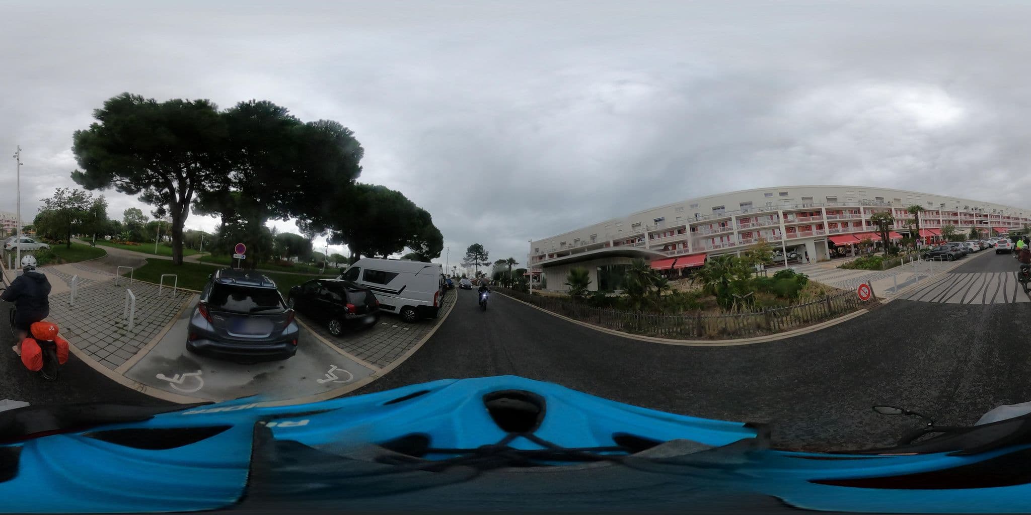 Street view near Brit Hotel Hermitage, Royan — © padididejurbise (CC BY-SA · Mapillary)