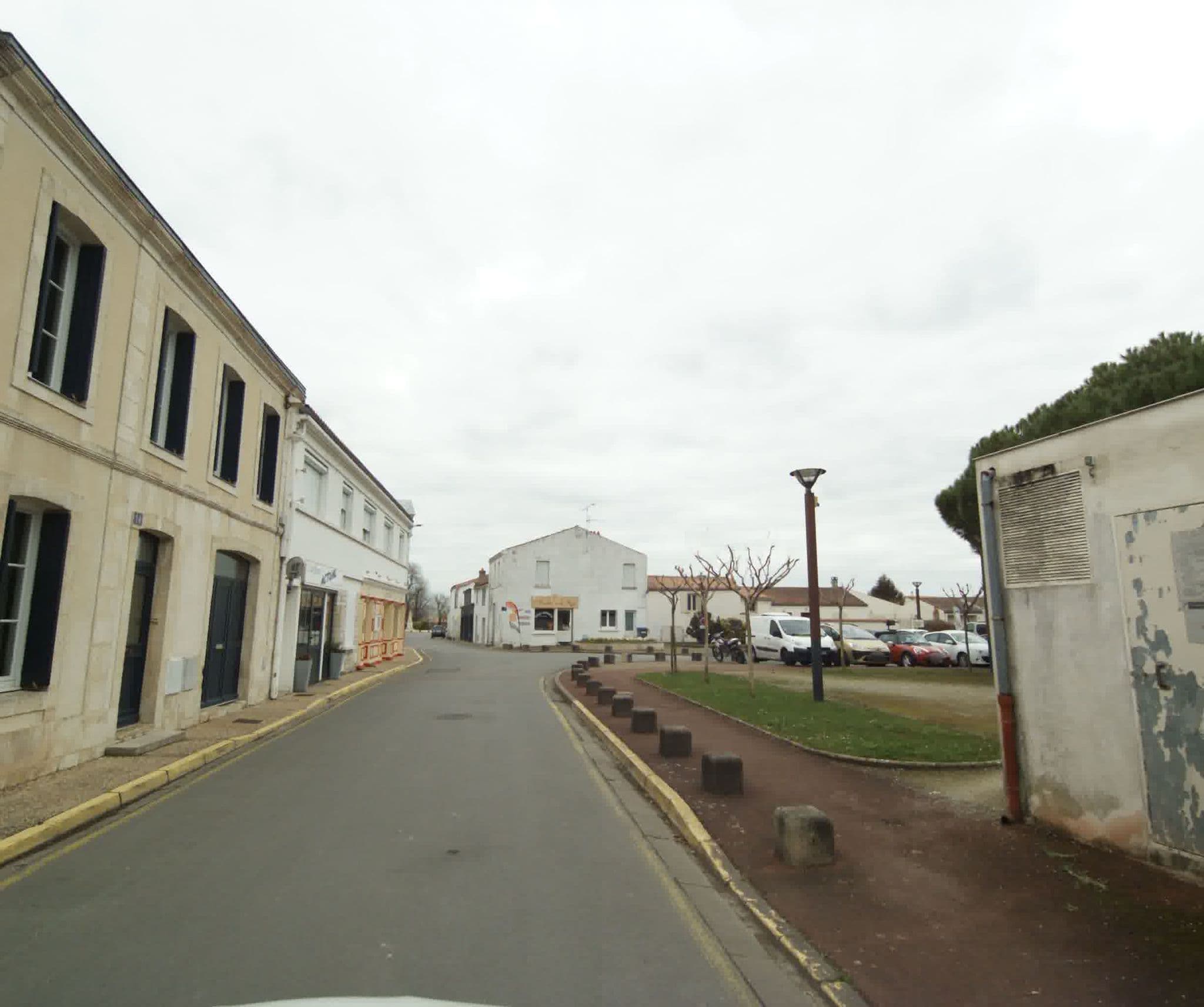 Street view near Hôtel Restaurant les Gourmets, Lagord — © sogefi (CC BY-SA · Mapillary)