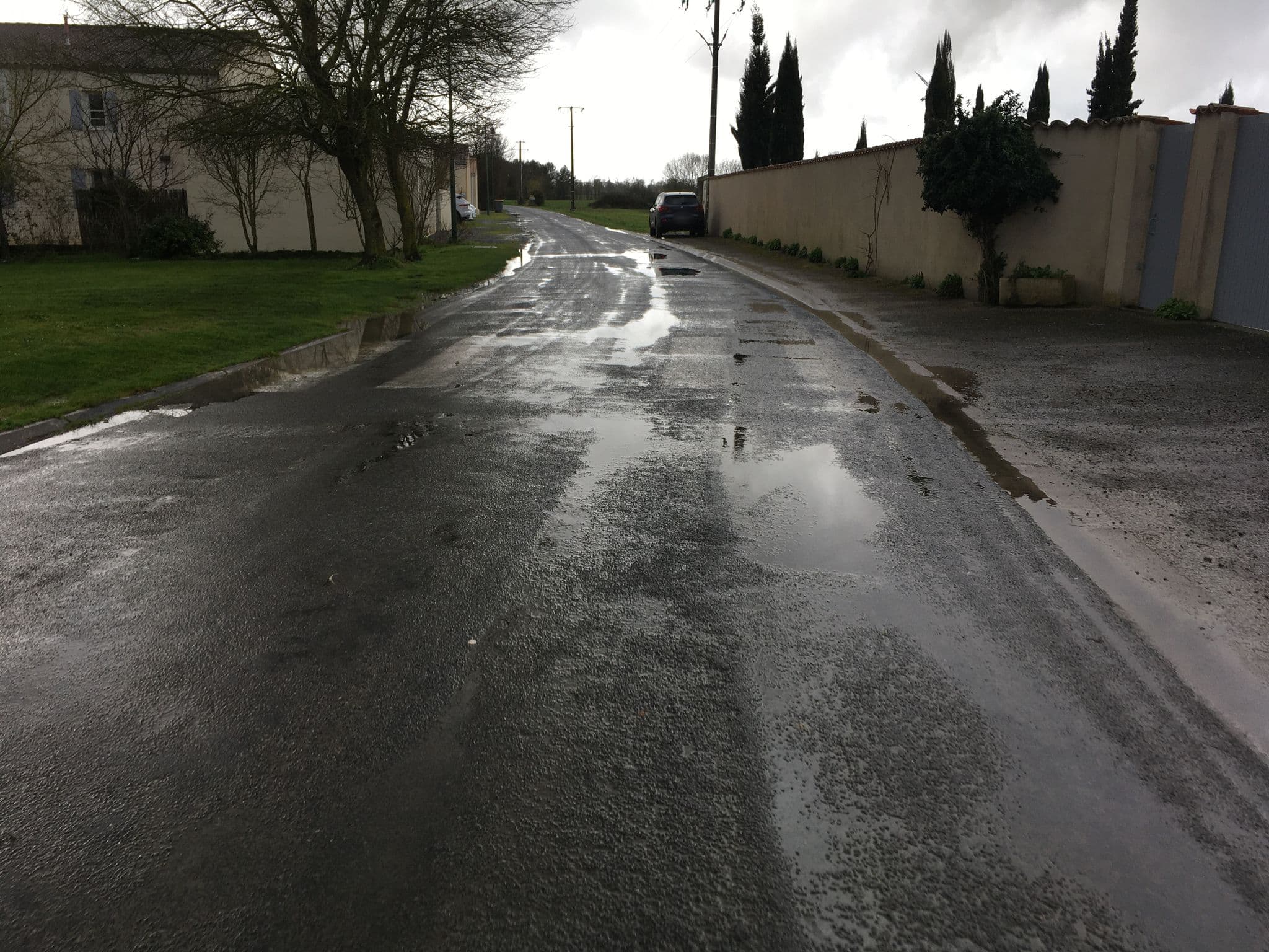 Street view near La Villa Cécile, Surgères — © unlimited (CC BY-SA · Mapillary)
