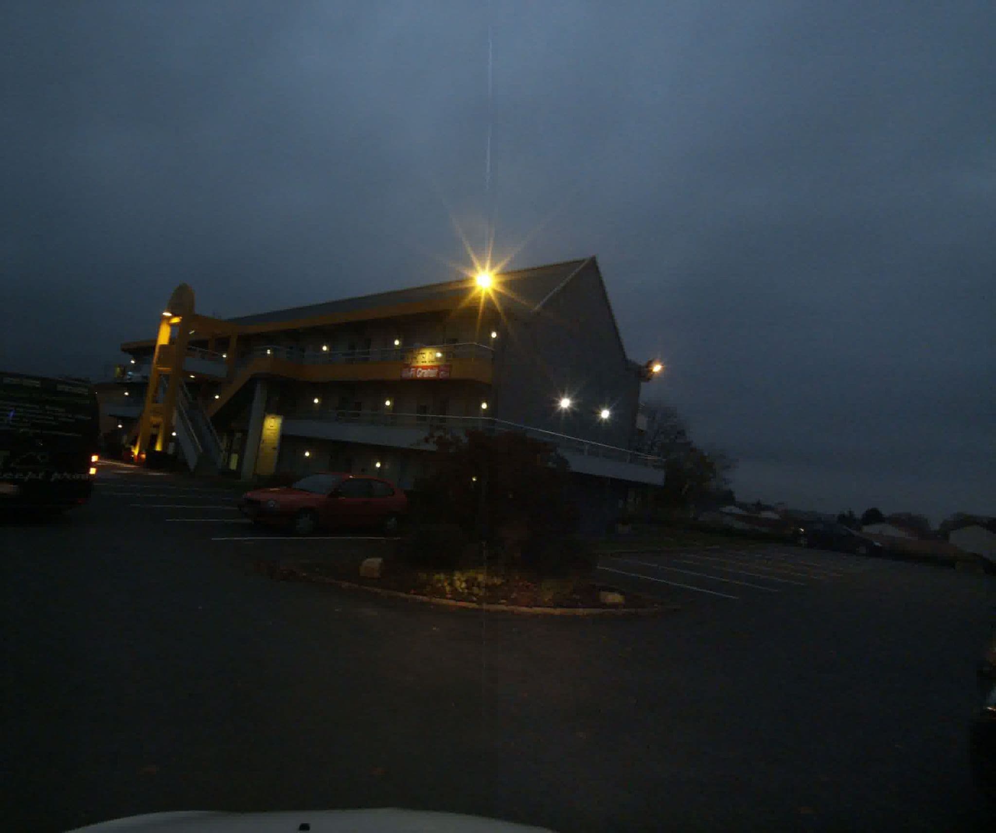 Street view near P'tit Dèj-HOTEL Saintes, Saintes — © sogefi (CC BY-SA · Mapillary)