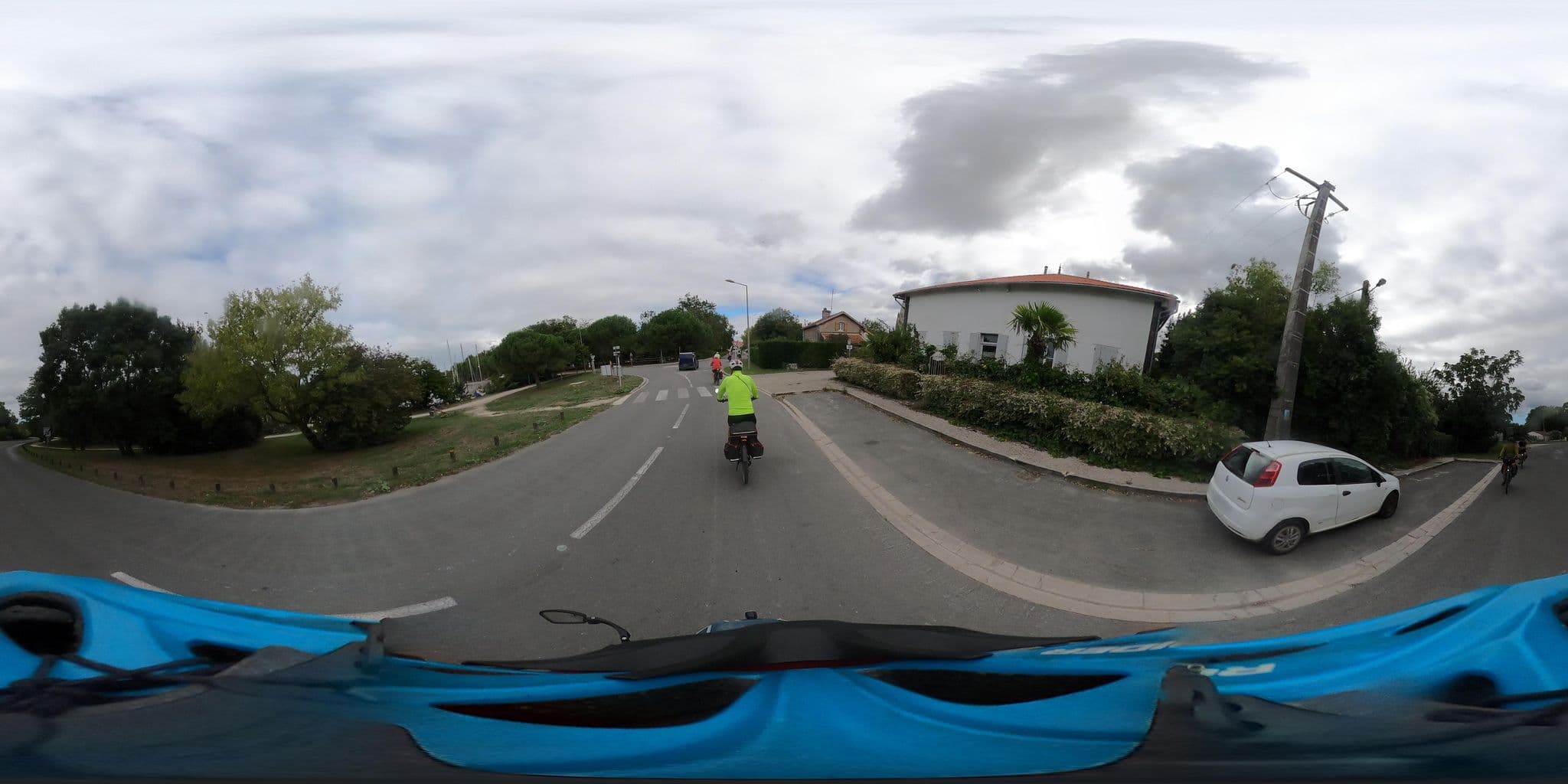 Street view near Le grenier a sel, Marennes — © padididejurbise (CC BY-SA · Mapillary)