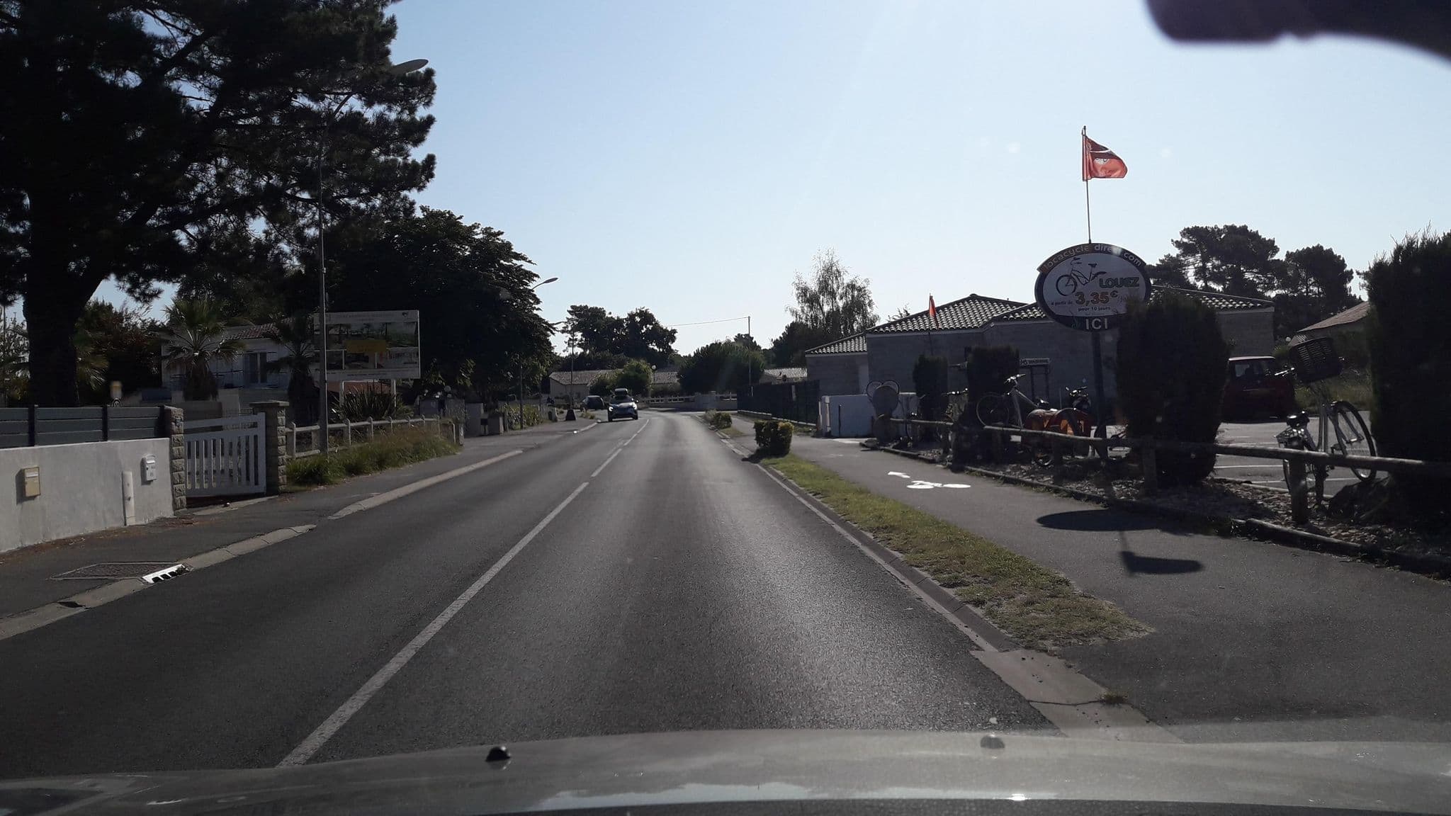 Street view near Les Charmettes - Camping Siblu, Les Mathes — © eric_s (CC BY-SA · Mapillary)