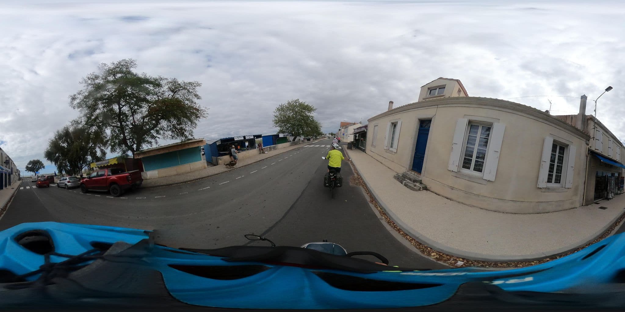 Street view near L'Huitre Y Establissements, Port-des-Barques — © padididejurbise (CC BY-SA · Mapillary)