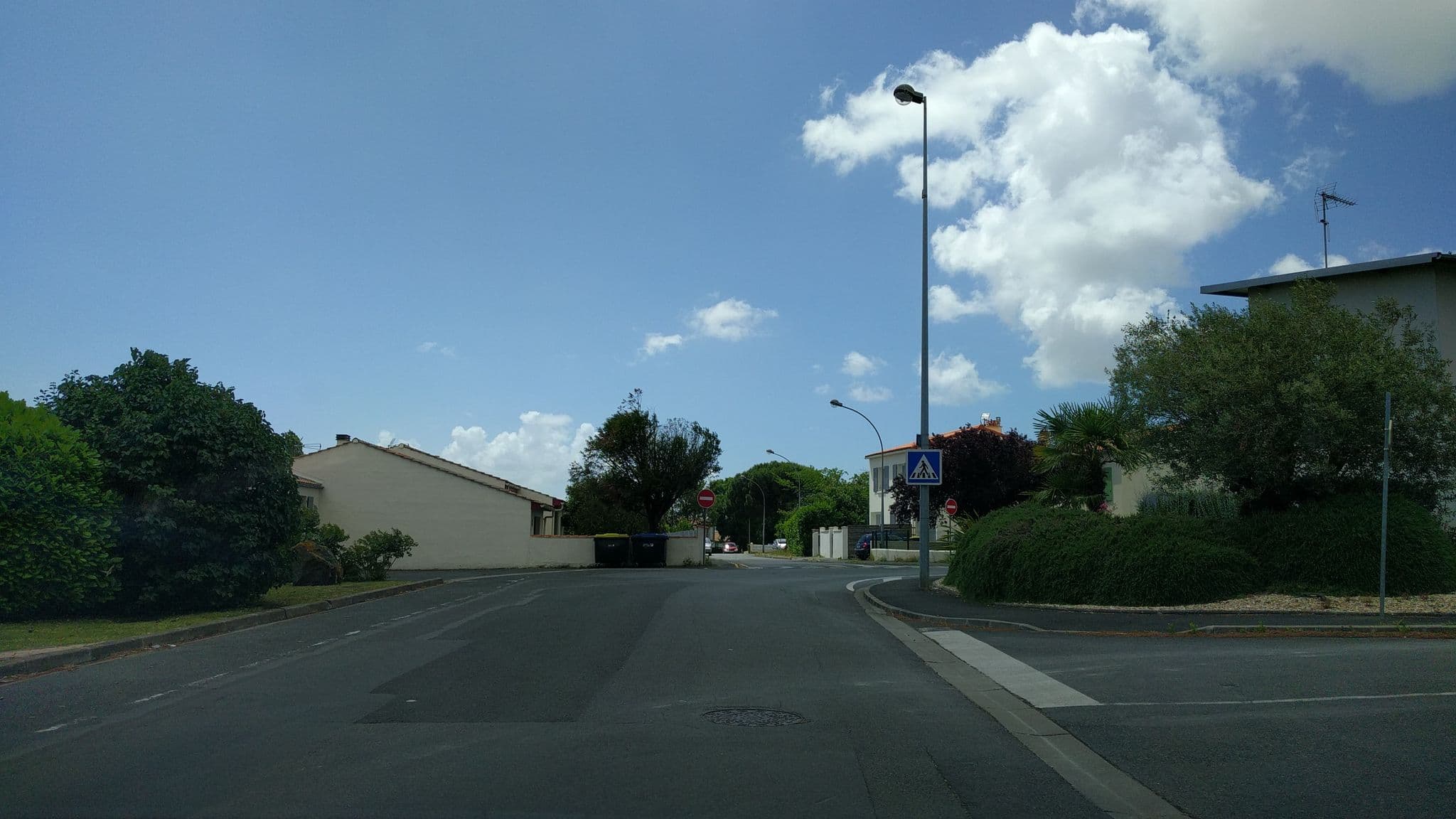 Street view near Campanile Est Terrasses de Mirande Hotel La Rochelle, Puilboreau — © mappy_sa (CC BY-SA · Mapillary)