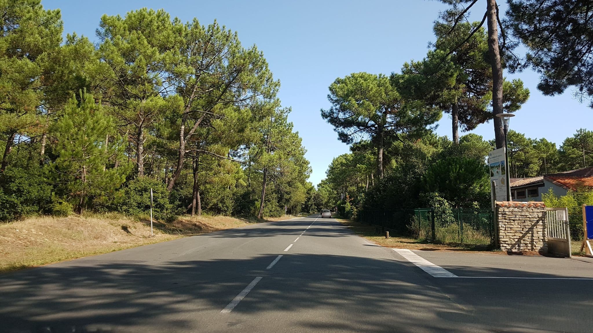 Street view near Boost Locamobil 17 Bonne Anse Plage, Les Mathes — © fgouget (CC BY-SA · Mapillary)