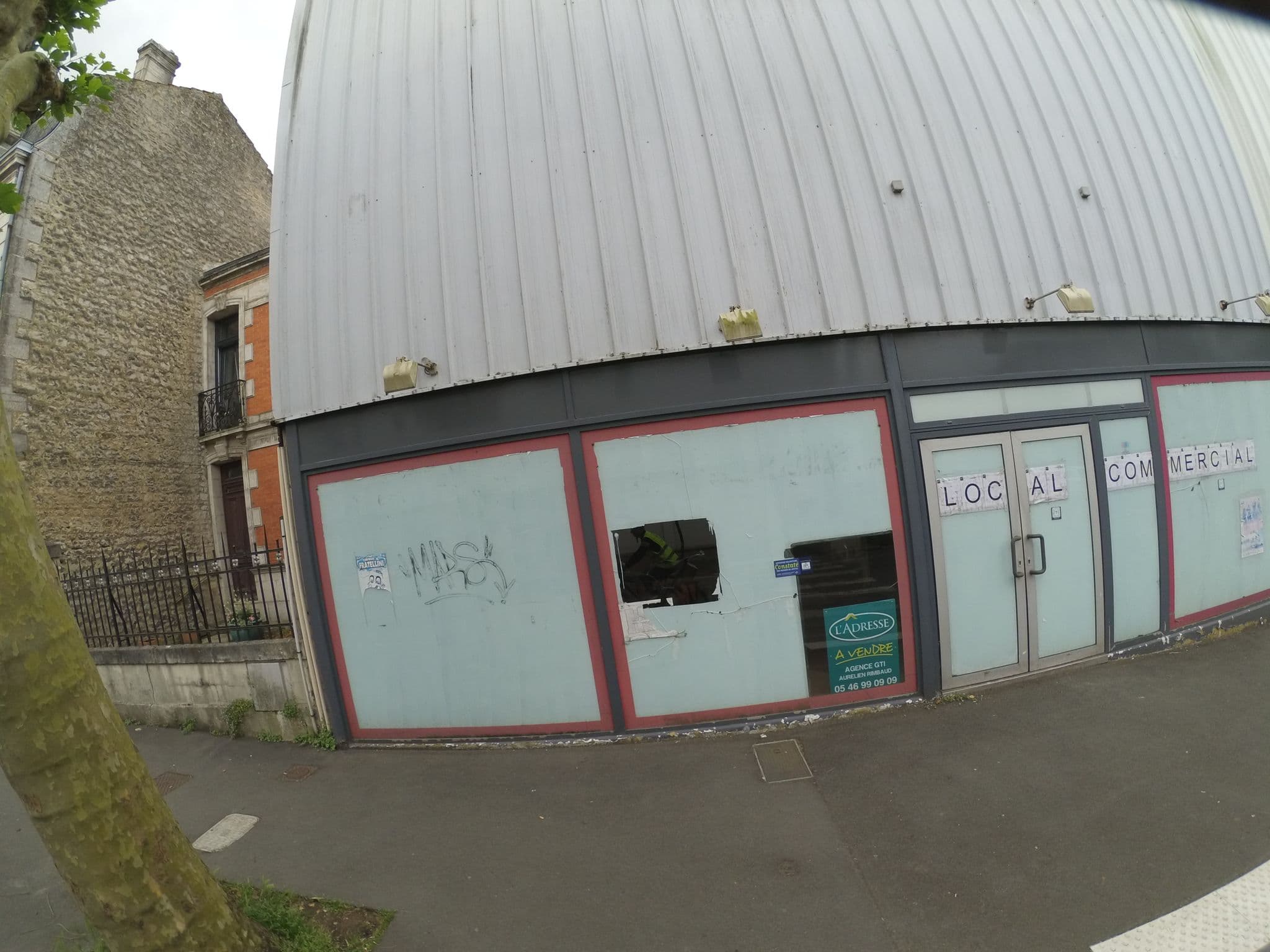 Street view near La Maison Wilson, Rochefort — © stephanep (CC BY-SA · Mapillary)