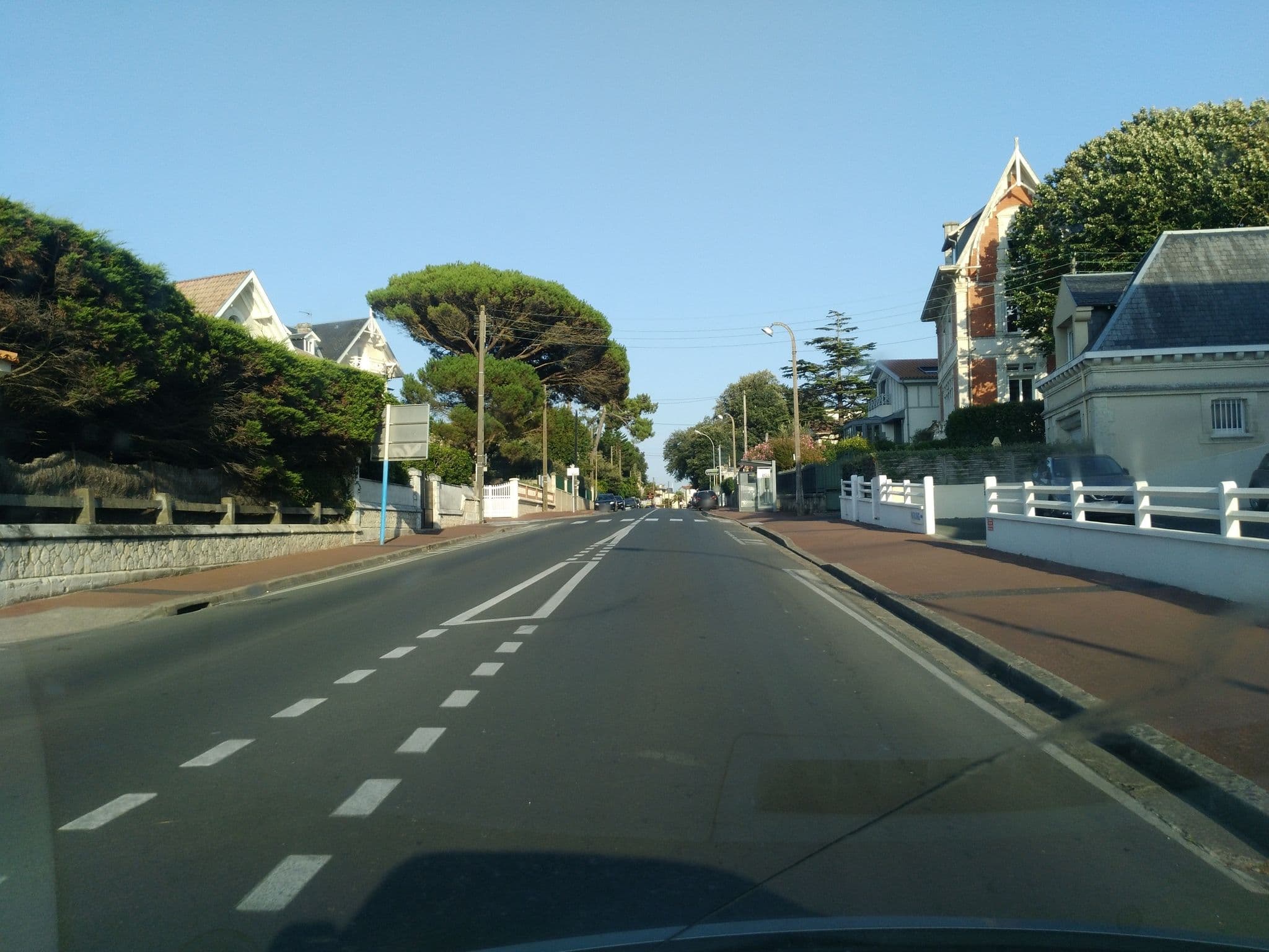 Street view near Hôtel Belle Vue Pontaillac, Royan — © tartine78 (CC BY-SA · Mapillary)