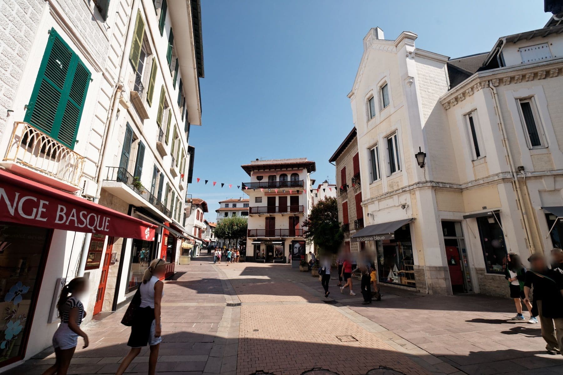 Street view near Accueil Pèlerins Sainte-Elisabeth, Saint-Jean-de-Luz — © txllxt (CC BY-SA · Mapillary)