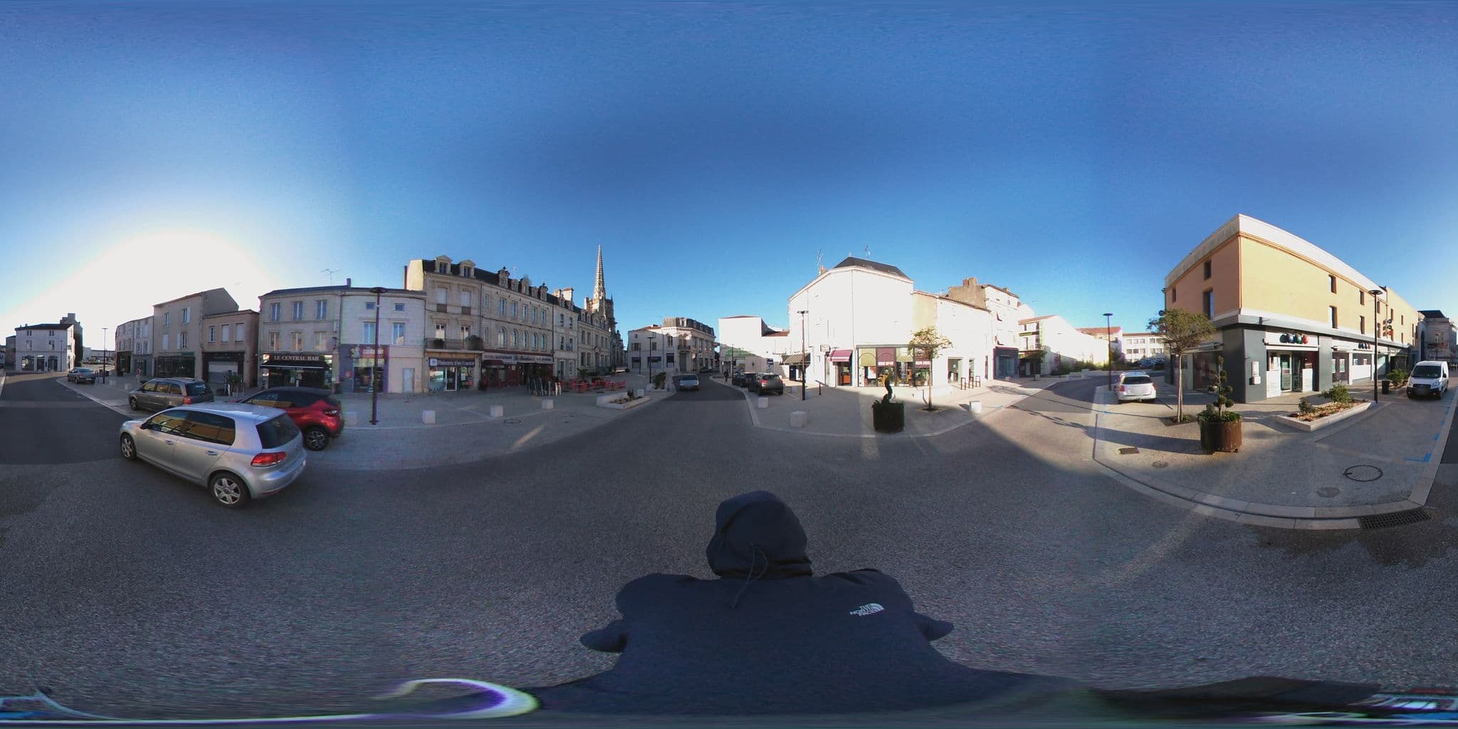 Street view near Hôtel Restaurant le Croissant, Luçon — © c_mobilite (CC BY-SA · Mapillary)