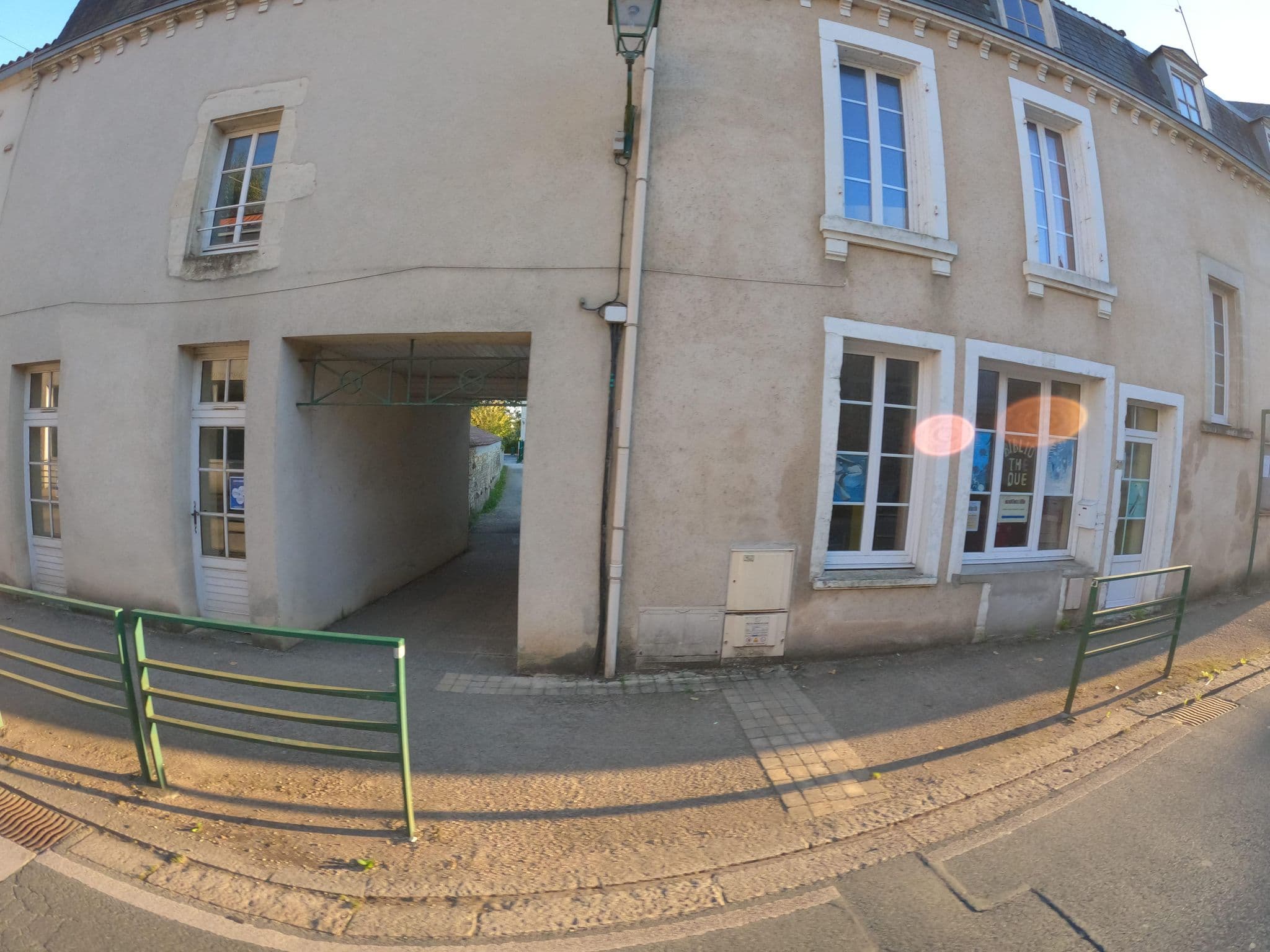 Street view near Hôtel Grill Clem'otel, Sainte-Hermine — © stephanep (CC BY-SA · Mapillary)