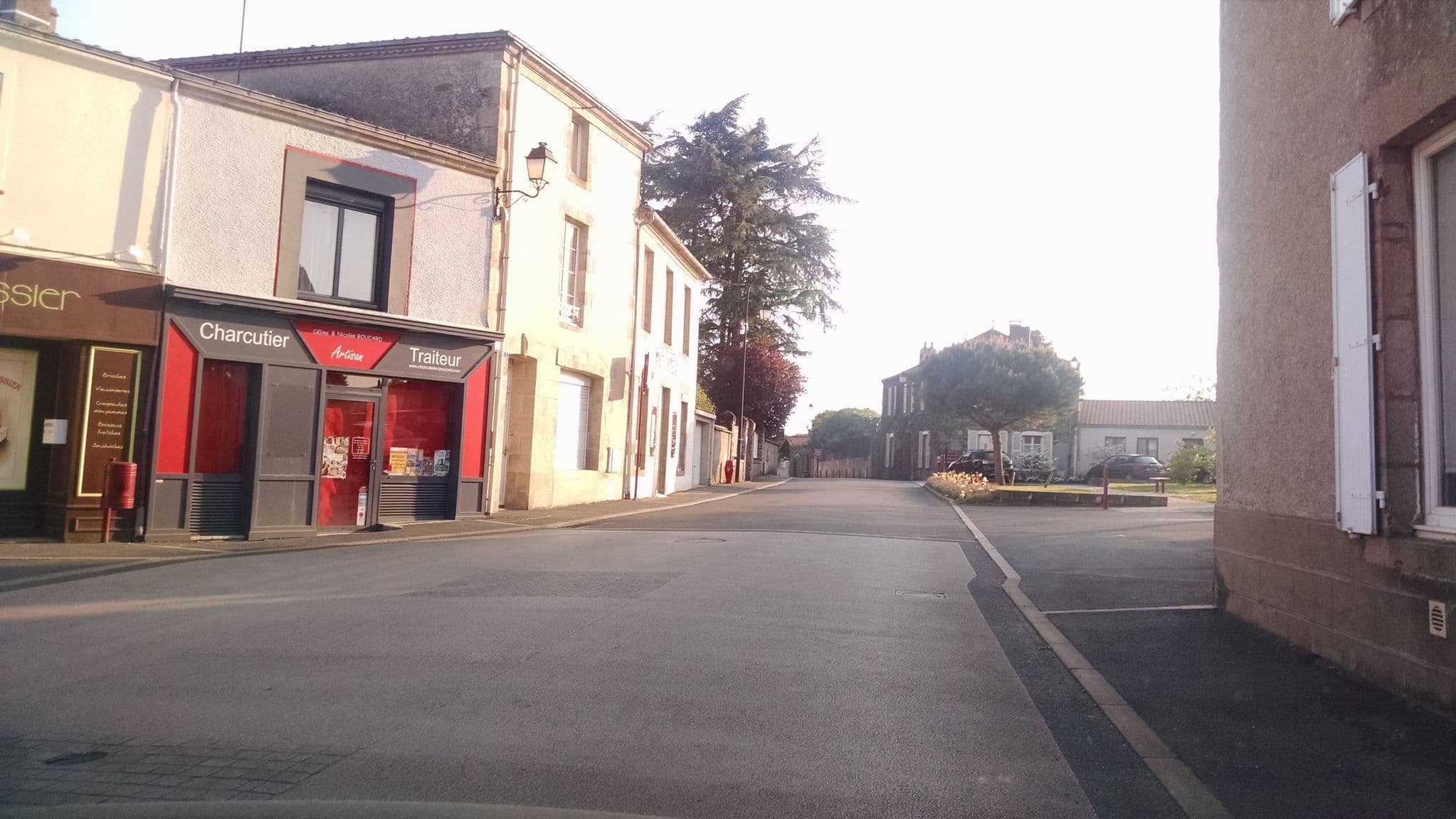 Street view near ateliermillefeuilles, Boussay — © stephanep (CC BY-SA · Mapillary)