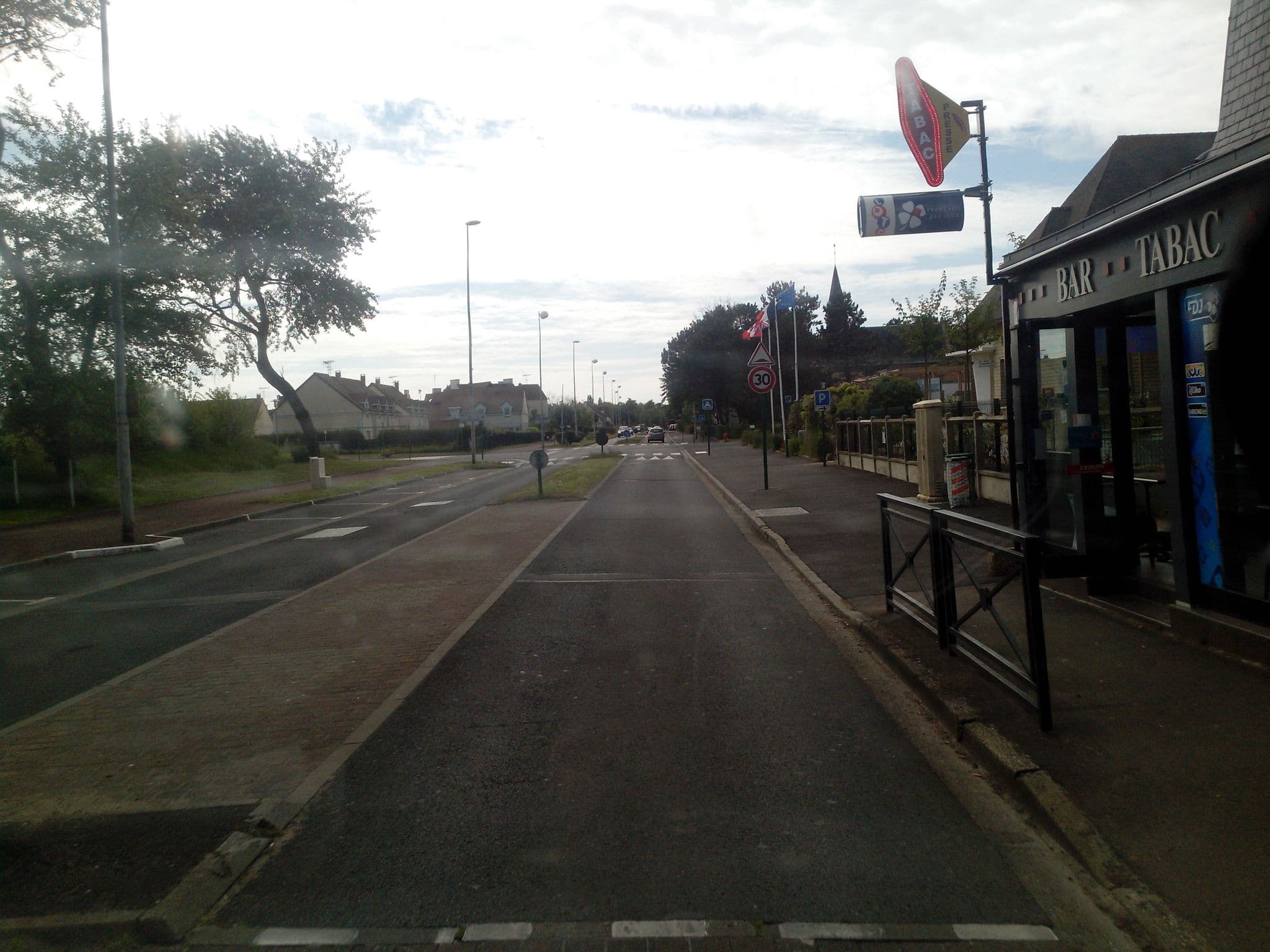 Street view near Hôtel de la Mer, Cabourg — © hamlet (CC BY-SA · Mapillary)
