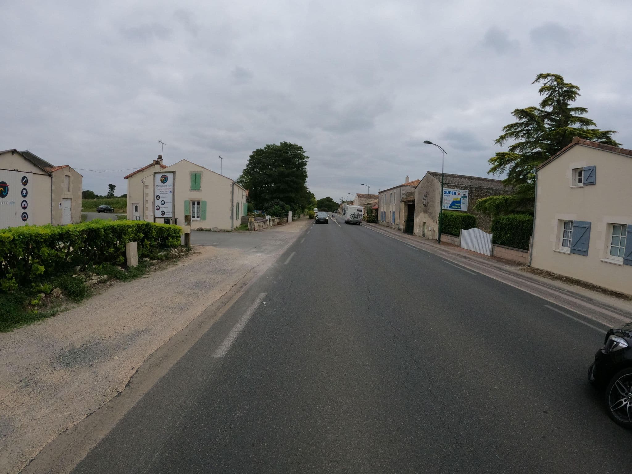 Street view near Auberge De L'Autize, Maillezais — © stephanep (CC BY-SA · Mapillary)