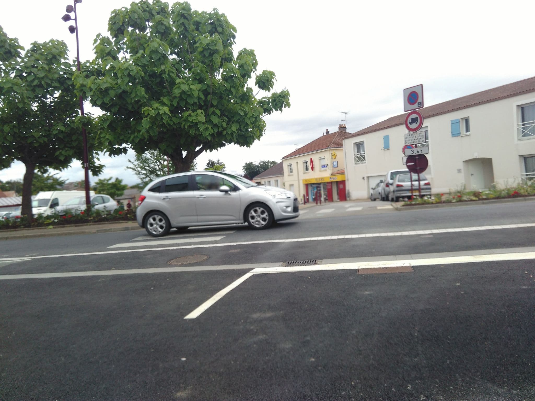 Street view near Le Calypso, La Ferrière — © operon85 (CC BY-SA · Mapillary)